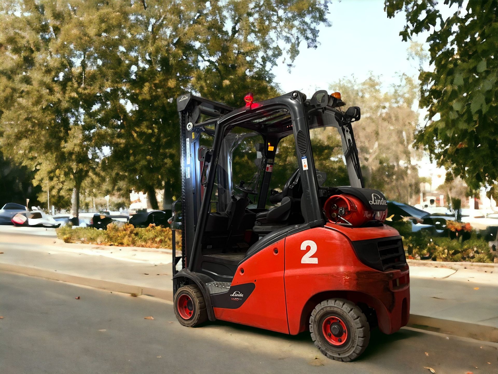 LINDE LPG FORKLIFT - MODEL H20T-01 (2017) - Image 4 of 7