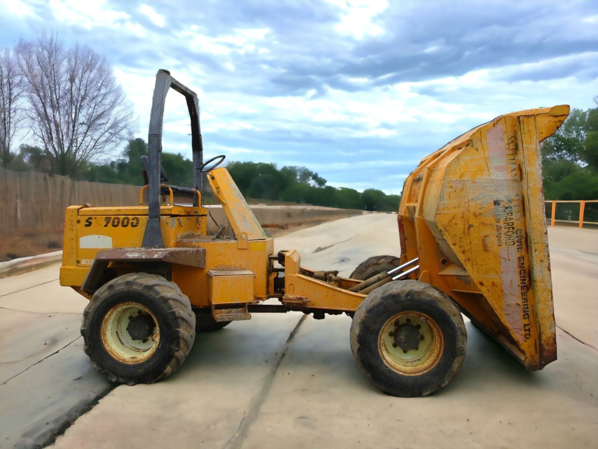 BARFORD 7-TON DUMPER WITH RELIABLE IVECO TURBO ENGINE - Image 8 of 10