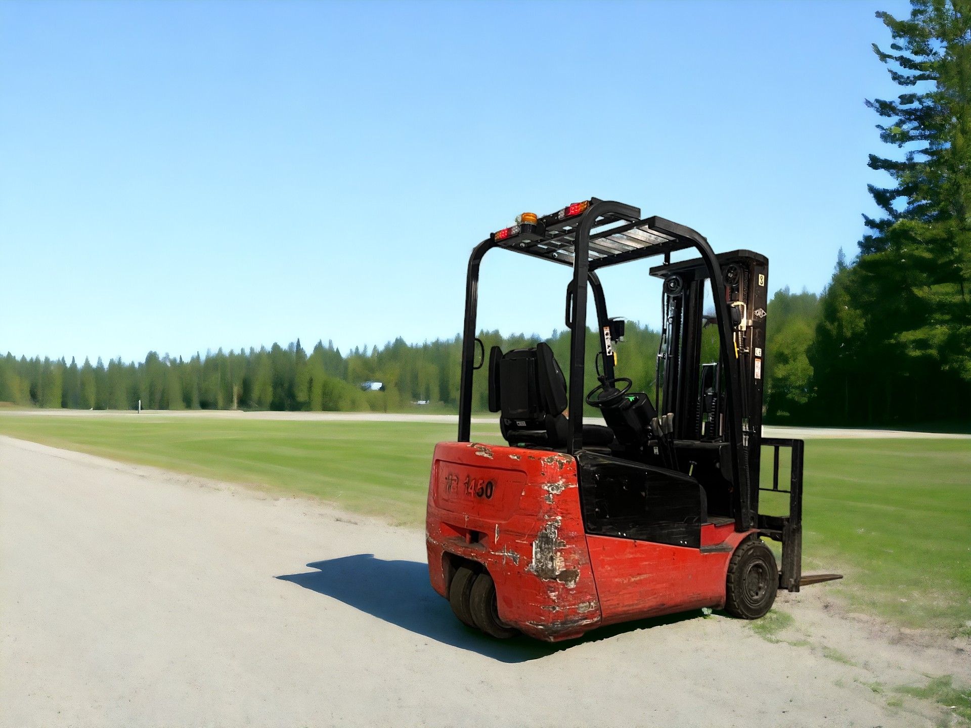WHEEL FORKLIFT CPCD18J: RELIABLE PERFORMANCE FOR YOUR WAREHOUSE NEEDS **(INCLUDES CHARGER)** - Image 5 of 5