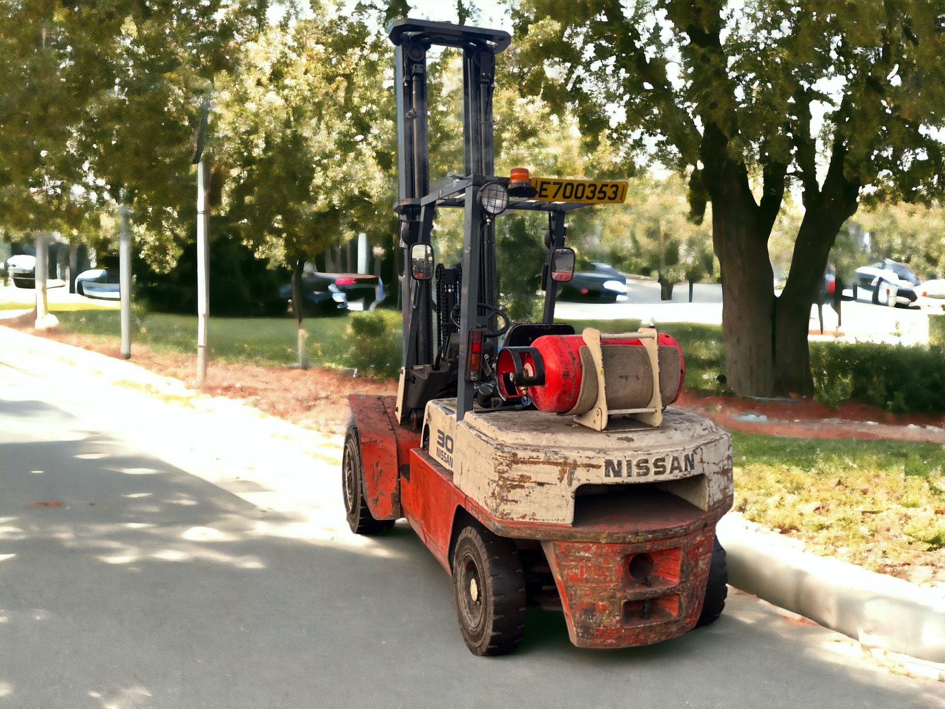 NISSAN LPG FORKLIFT - MODEL UGJ02A30U (1999)