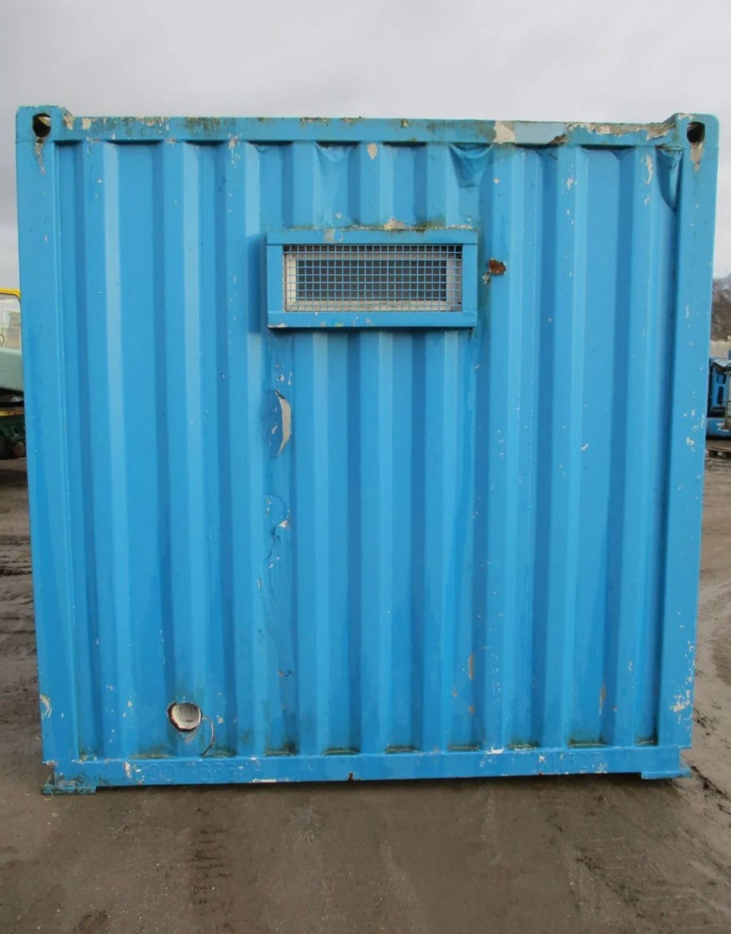 SHIPPING CONTAINER TOILET BLOCK: YOUR COMPLETE PORTABLE SANITATION SOLUTION - Image 4 of 11