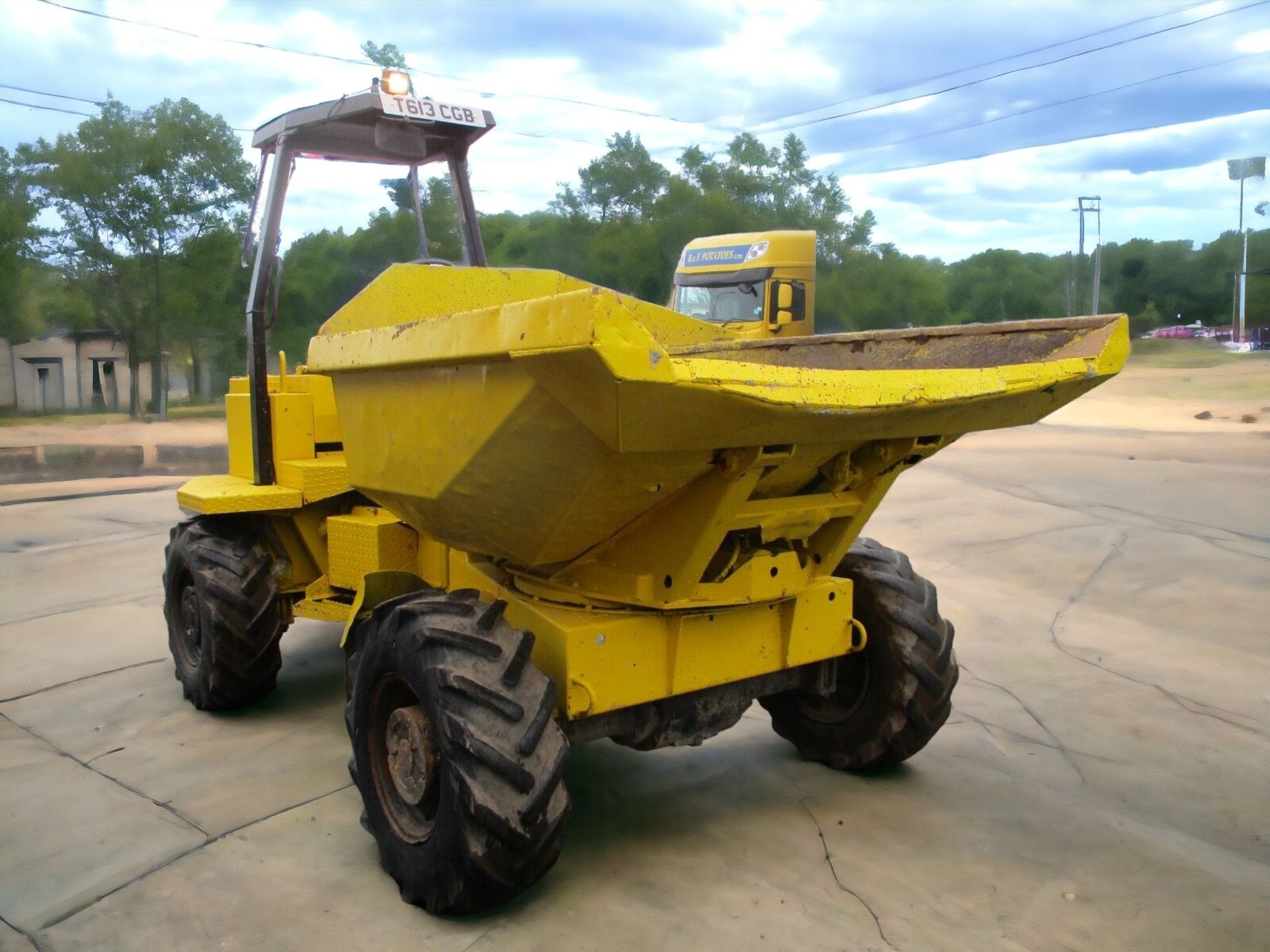 THWAITES 5-TON DUMPER WITH SWIVEL SKIP AND PERKINS ENGINE - Image 3 of 11