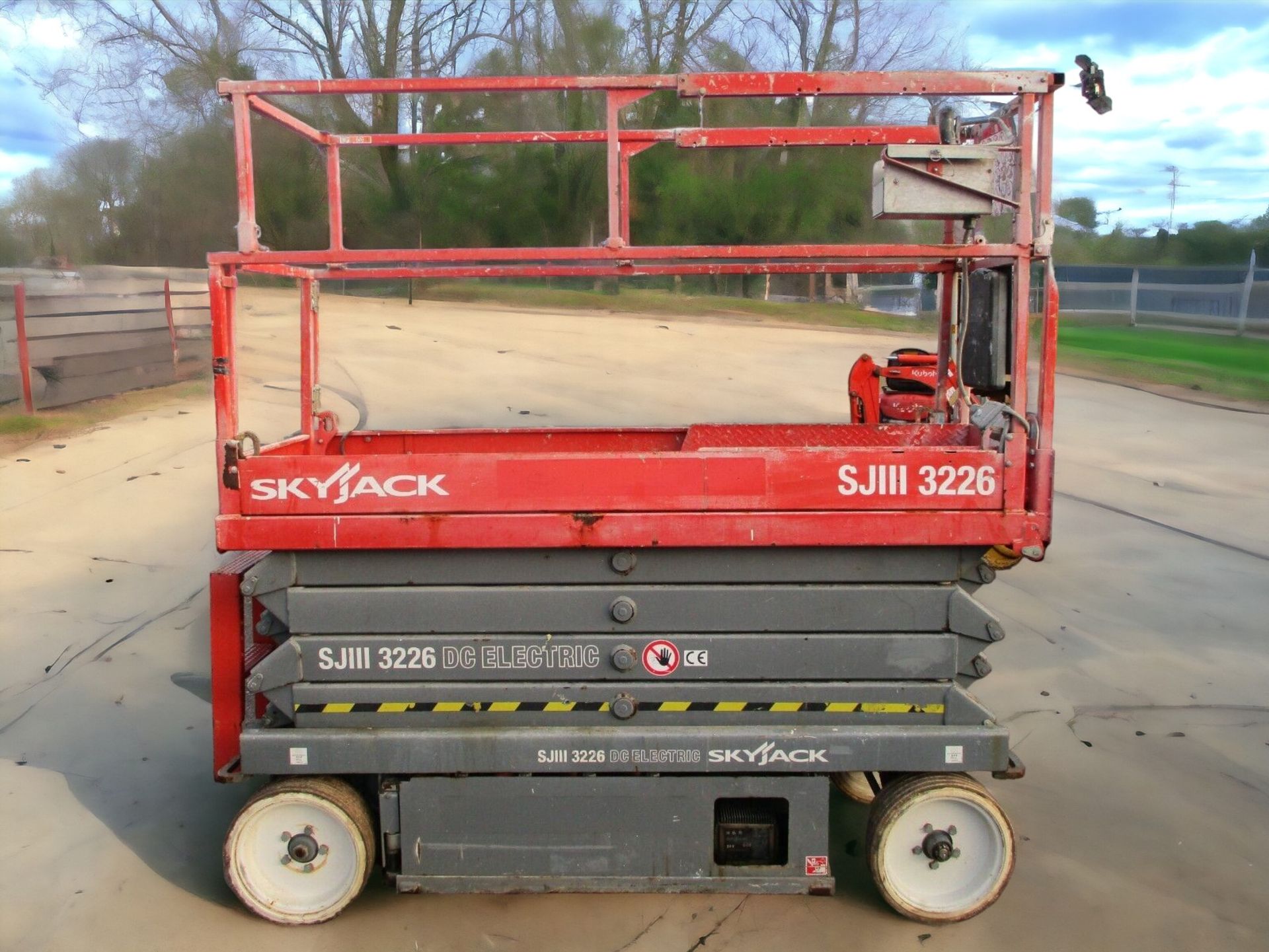 2012 SKYJACK SJ3226 CHERRY PICKER - Image 2 of 11