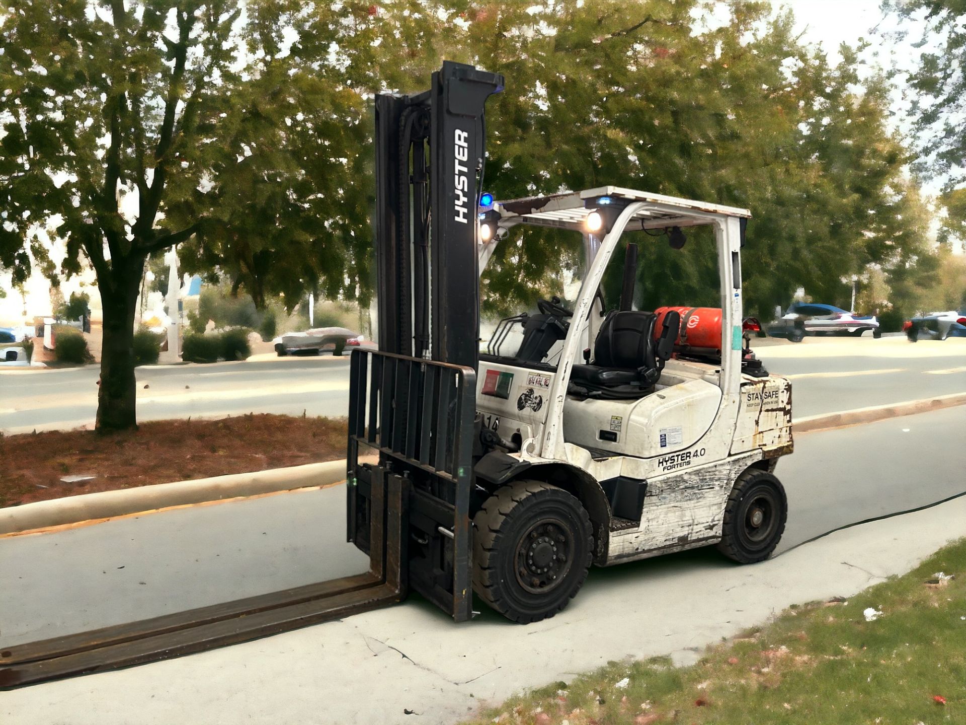 HYSTER LPG FORKLIFT - MODEL H4.0FTS (2012) - Image 2 of 5