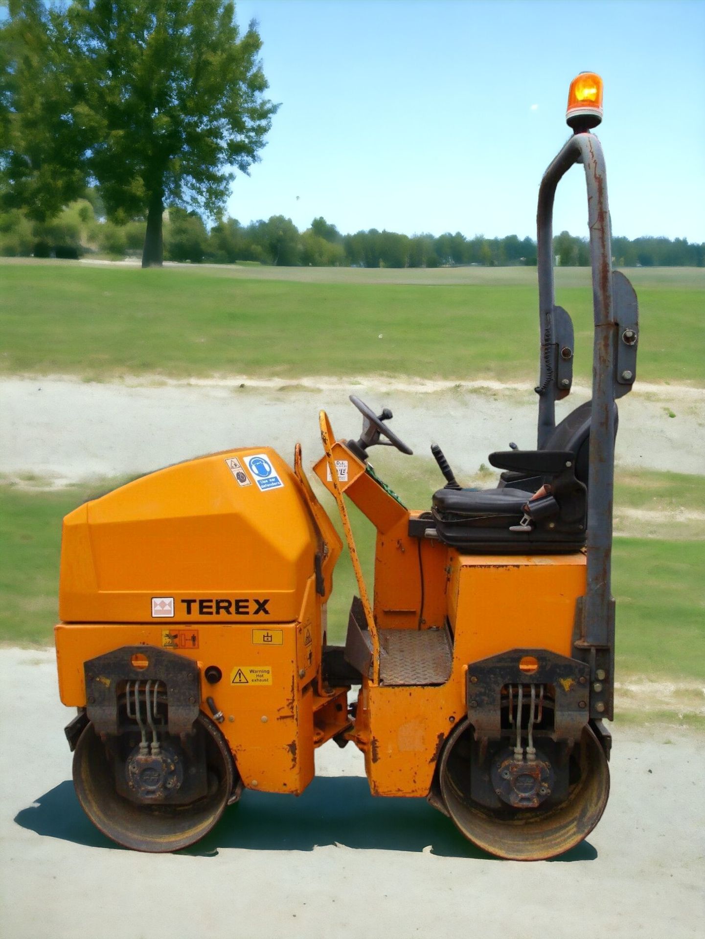 MAXIMIZE EFFICIENCY WITH THE TEREX TV800 ROLLER - Image 8 of 10