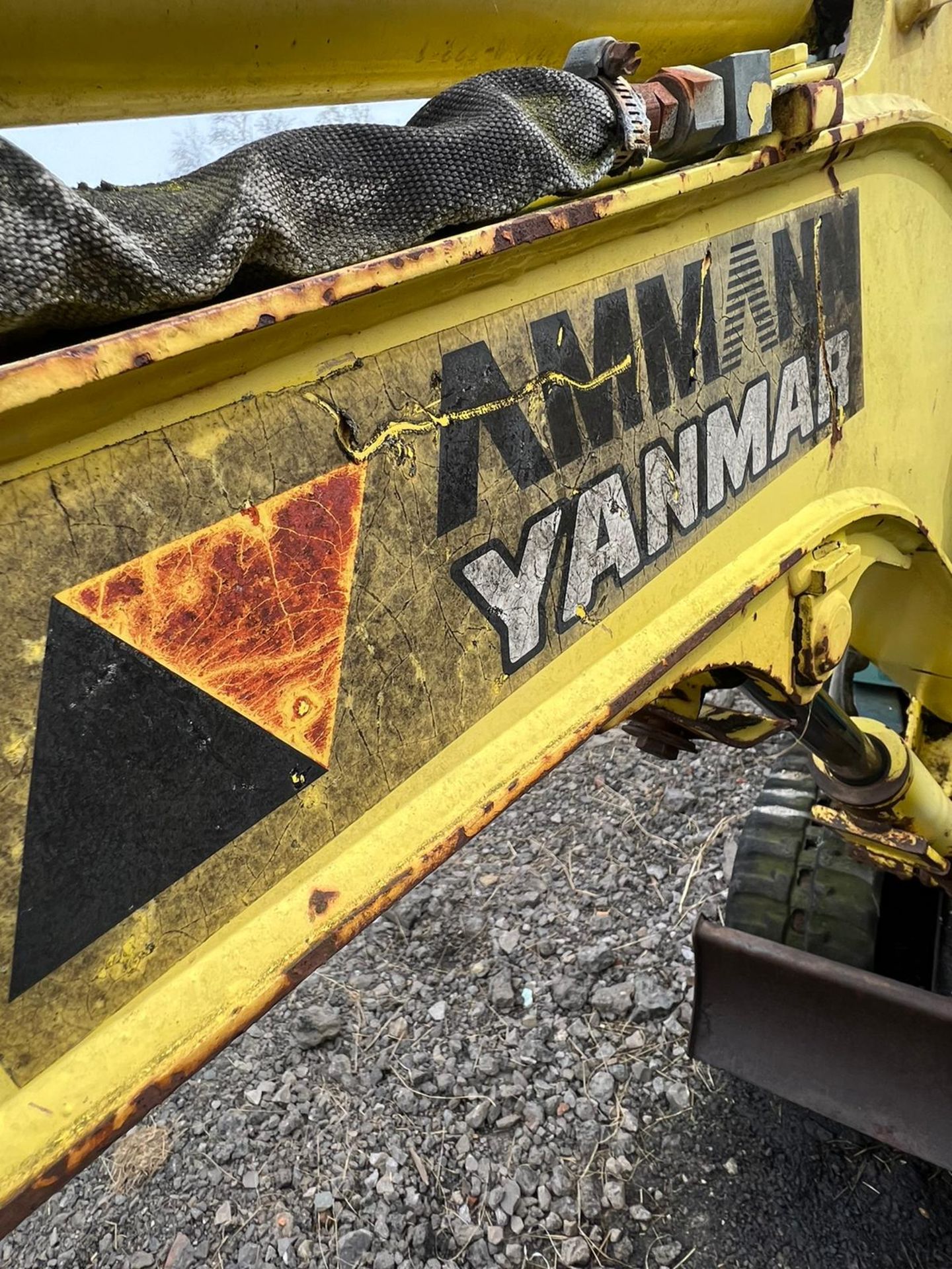 COMPACT POWERHOUSE: YANMAR 1.7 TON DIGGER WITH FULL CAB - AUCTION NOW OPEN! - Image 2 of 7