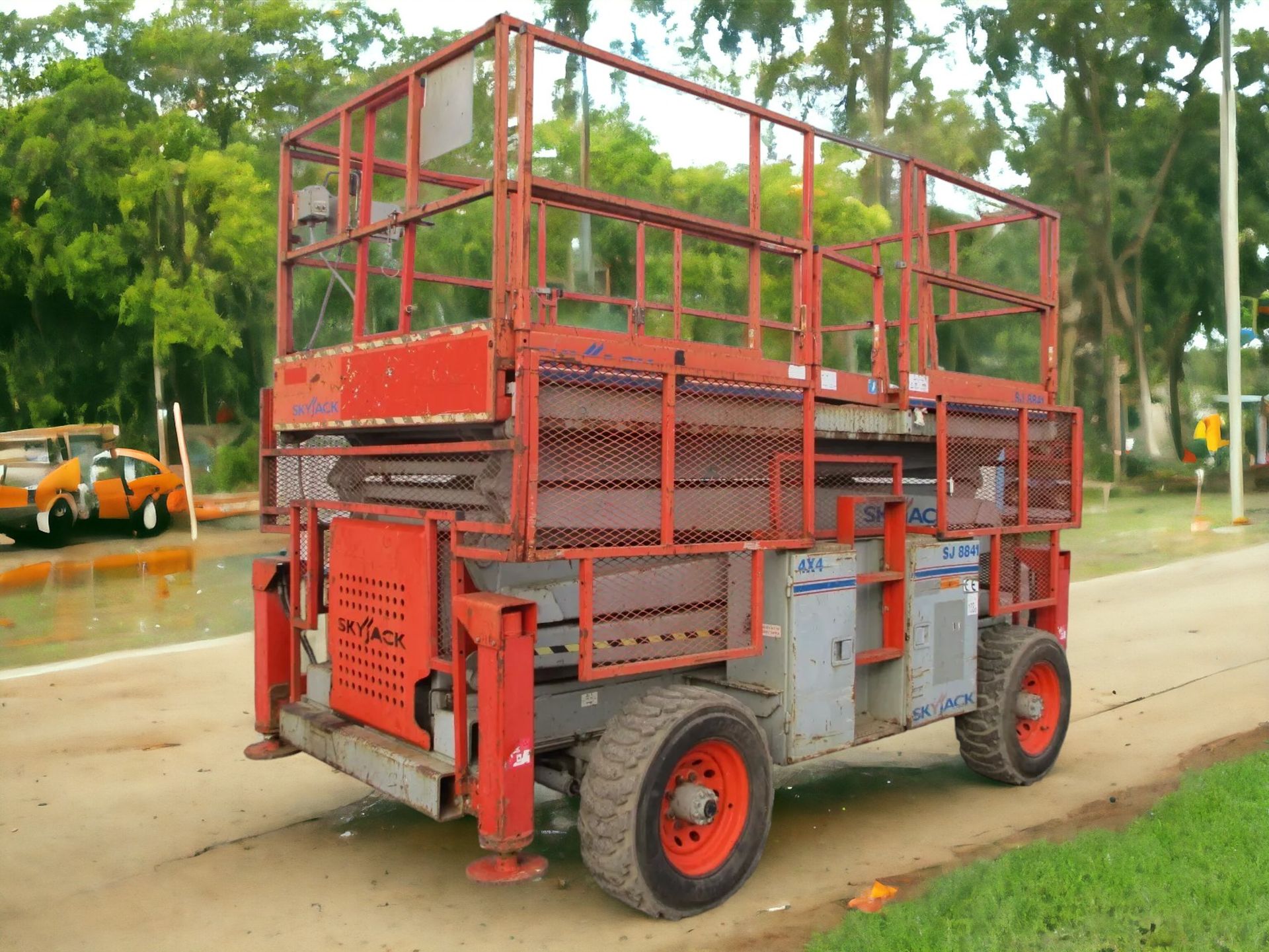 YEAR 2007 SKYJACK SJ8841 SCISSOR LIFT: ELEVATE YOUR OPERATIONS - Image 2 of 14