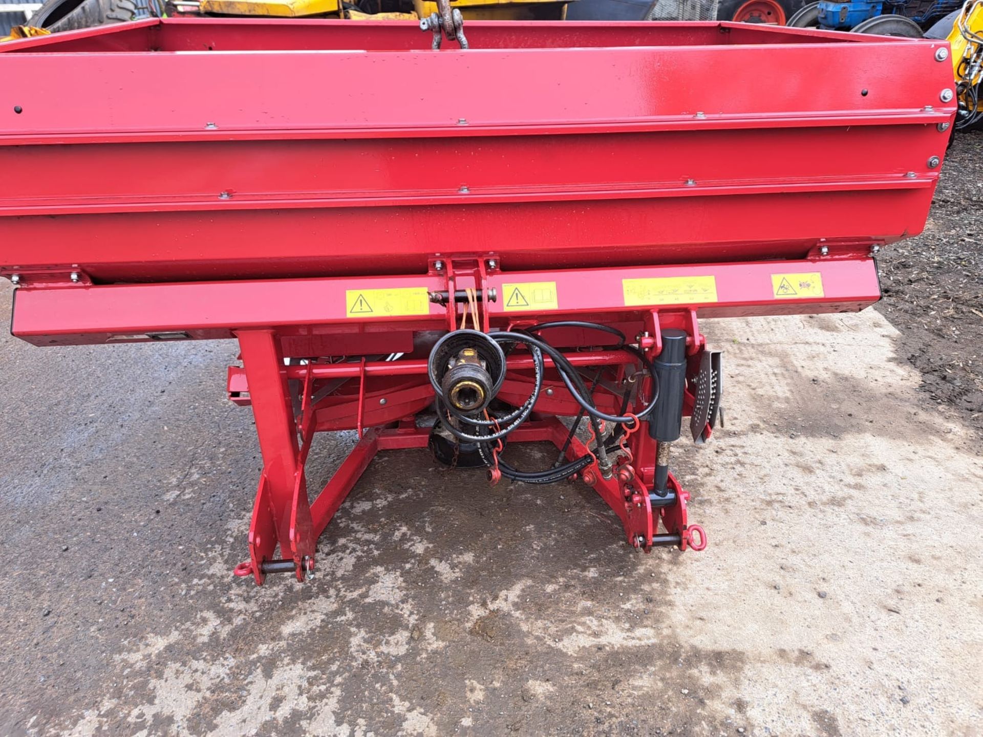 TEAGLE TULIP FERTILIZER SPREADER - Image 4 of 4