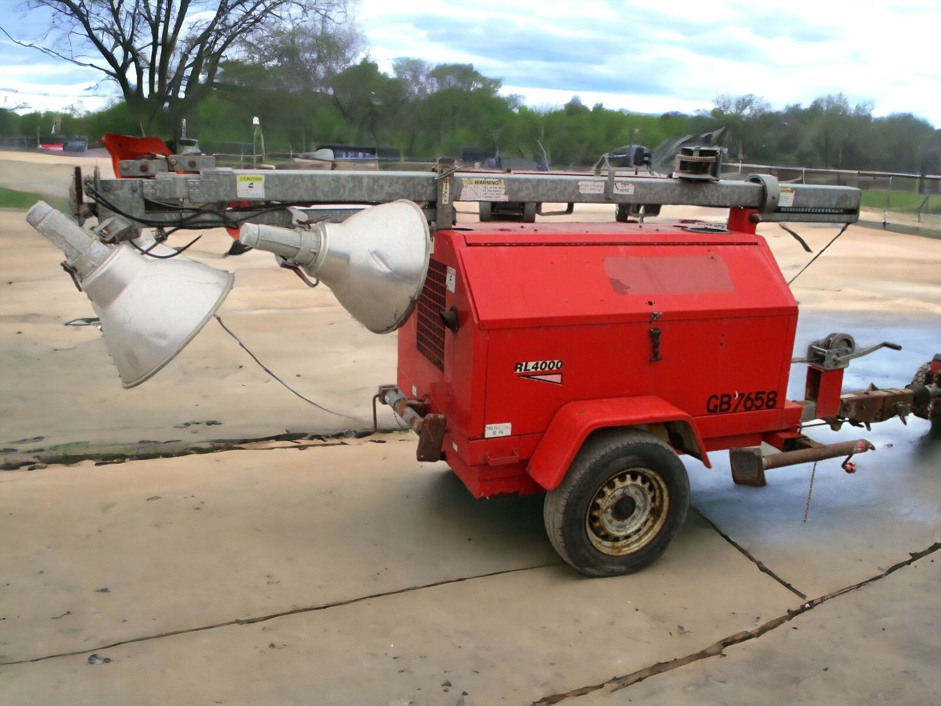 TEREX LIGHTING TOWER WITH KUBOTA DIESEL ENGINE - Image 6 of 9