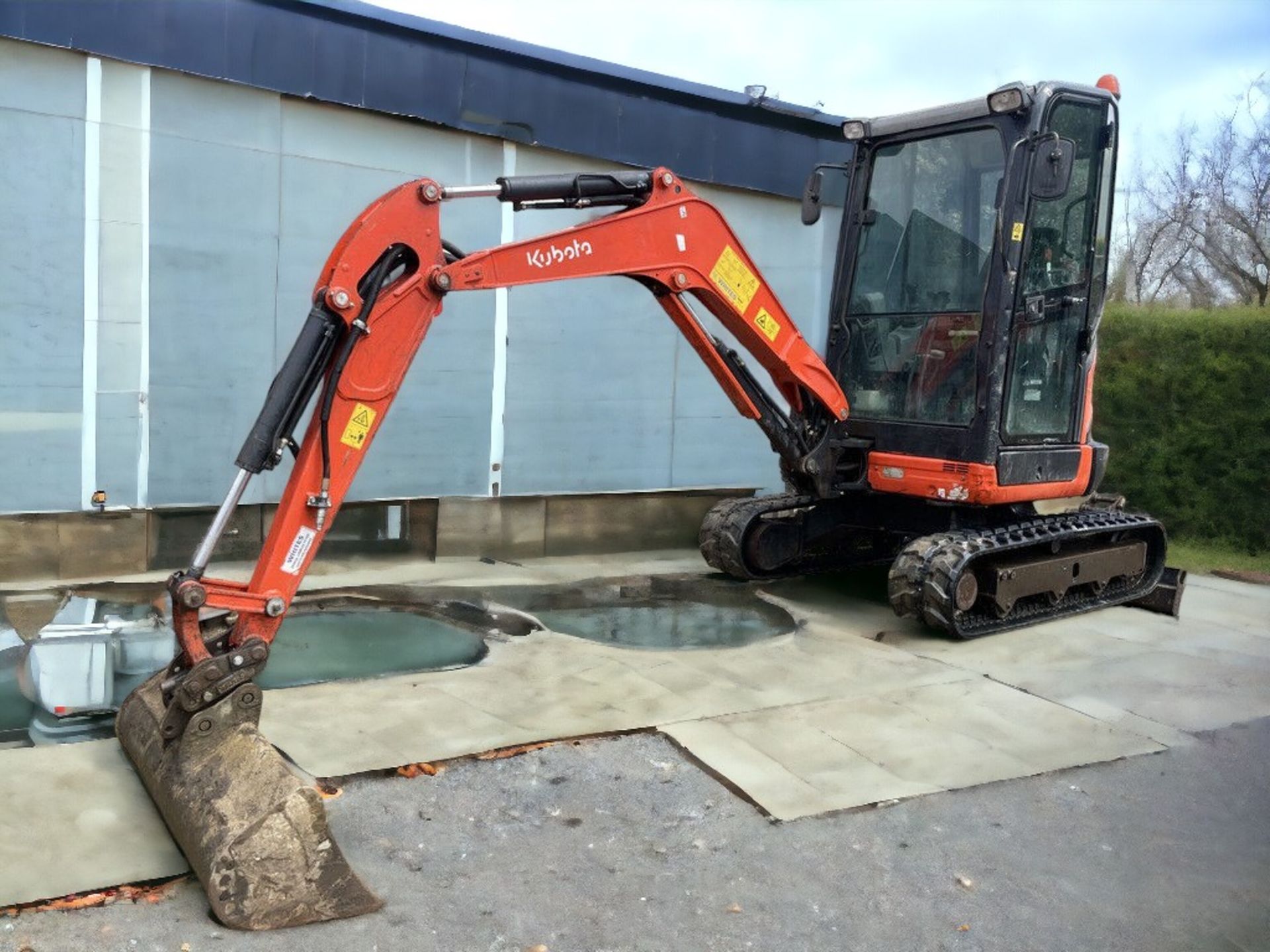 KUBOTA U27-4 MINI EXCAVATOR - Image 2 of 11