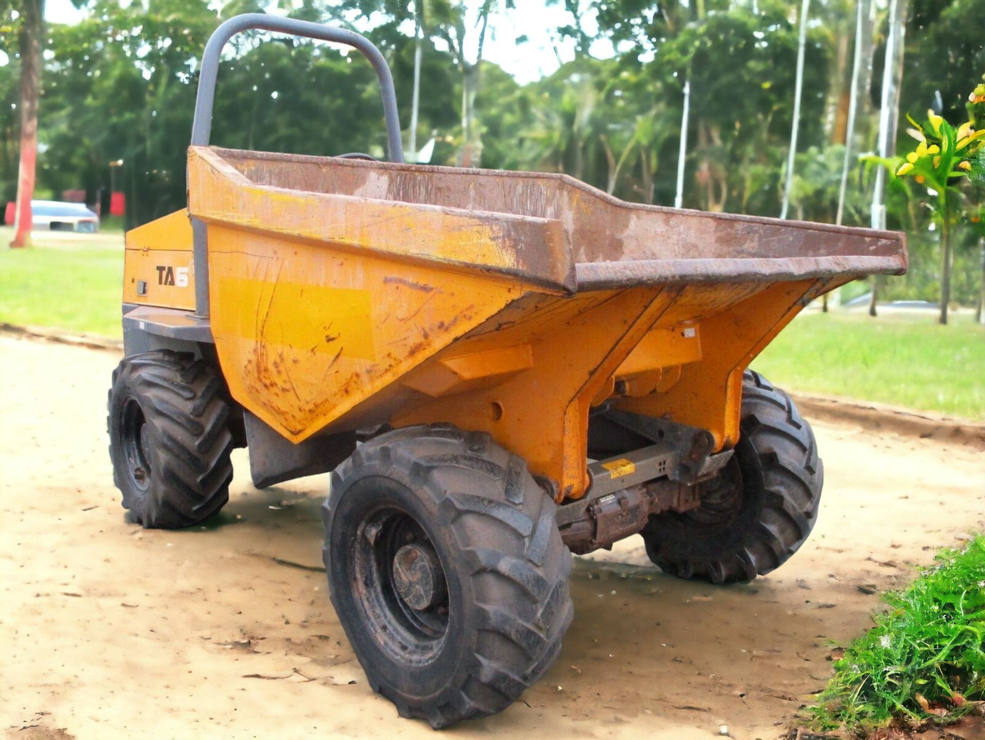 EFFICIENT AND POWERFUL 2015 TEREX 6-TON DUMPER - Bild 2 aus 11