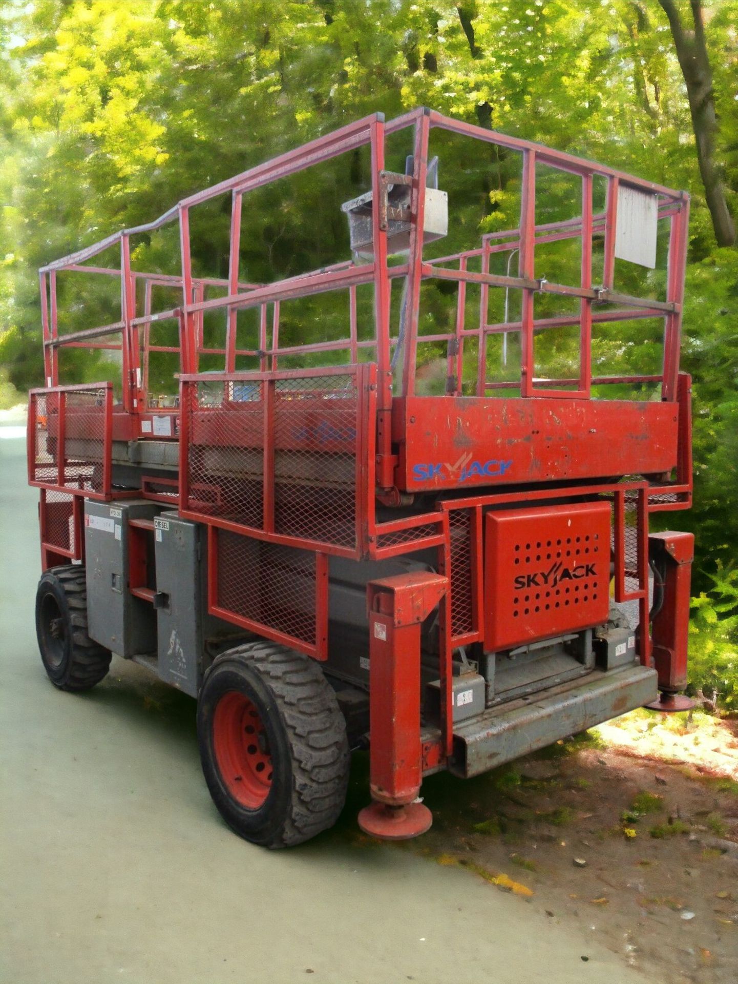 SKYJACK SJ8831 SCISSOR LIFT WITH LEVELLING JACK LEGS - Image 10 of 12