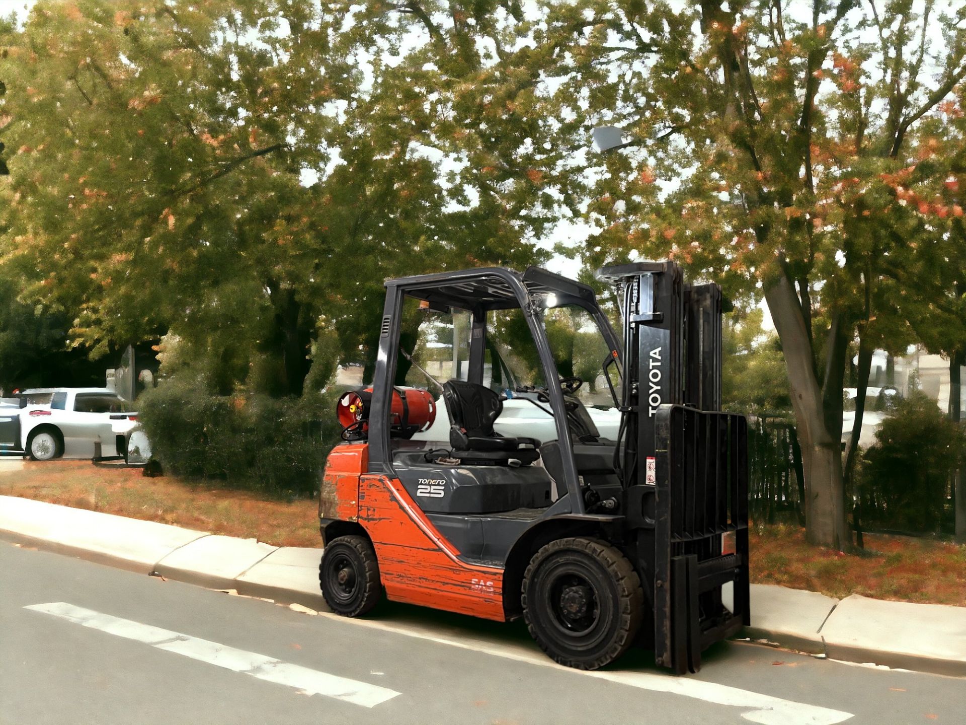 TOYOTA LPG FORKLIFT - MODEL 02-8FGF25 (2016) - Image 4 of 6