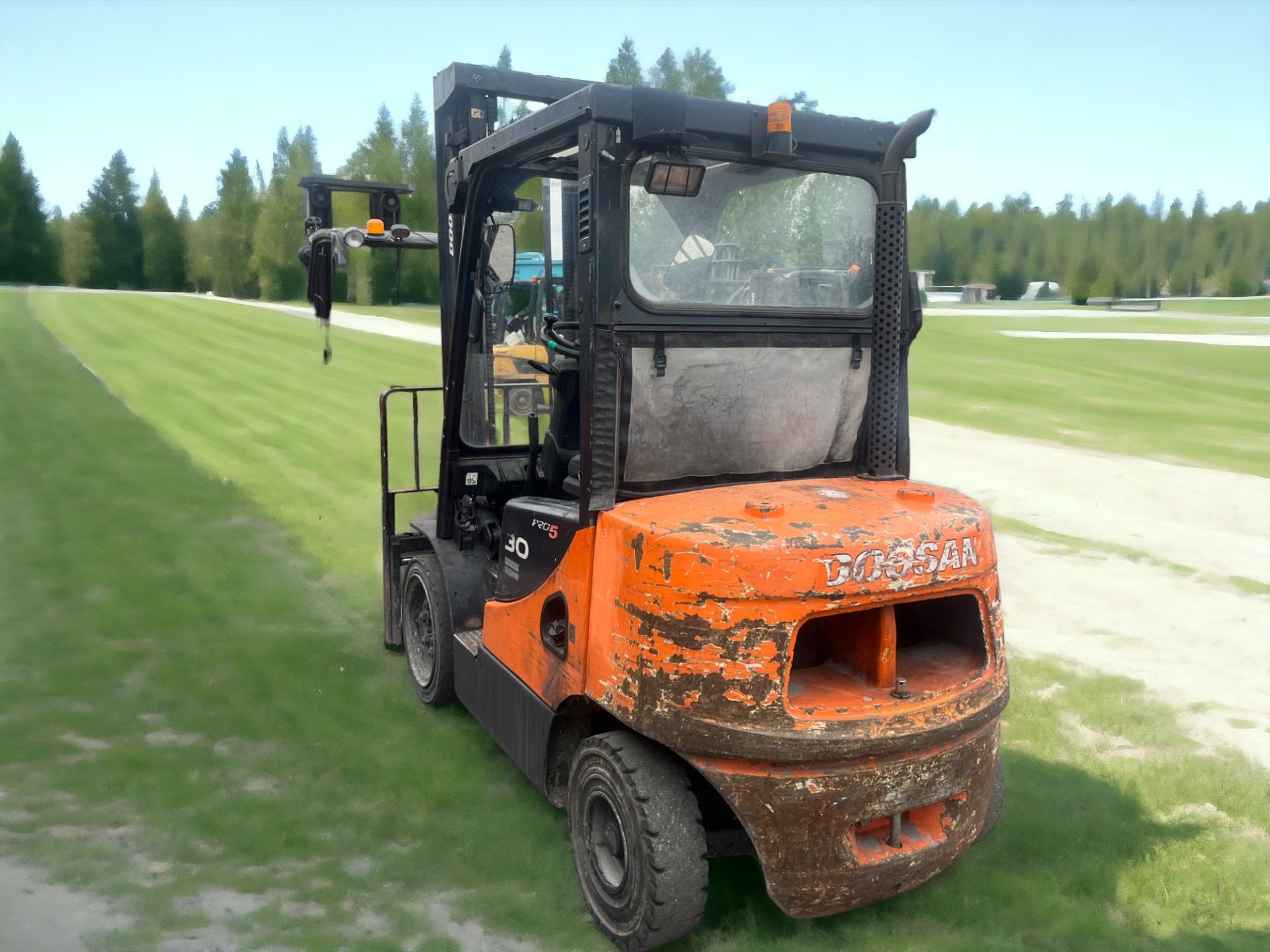 YEAR- 2011 DOOSAN D30S-5 DIESEL FORKLIFT - Image 6 of 6