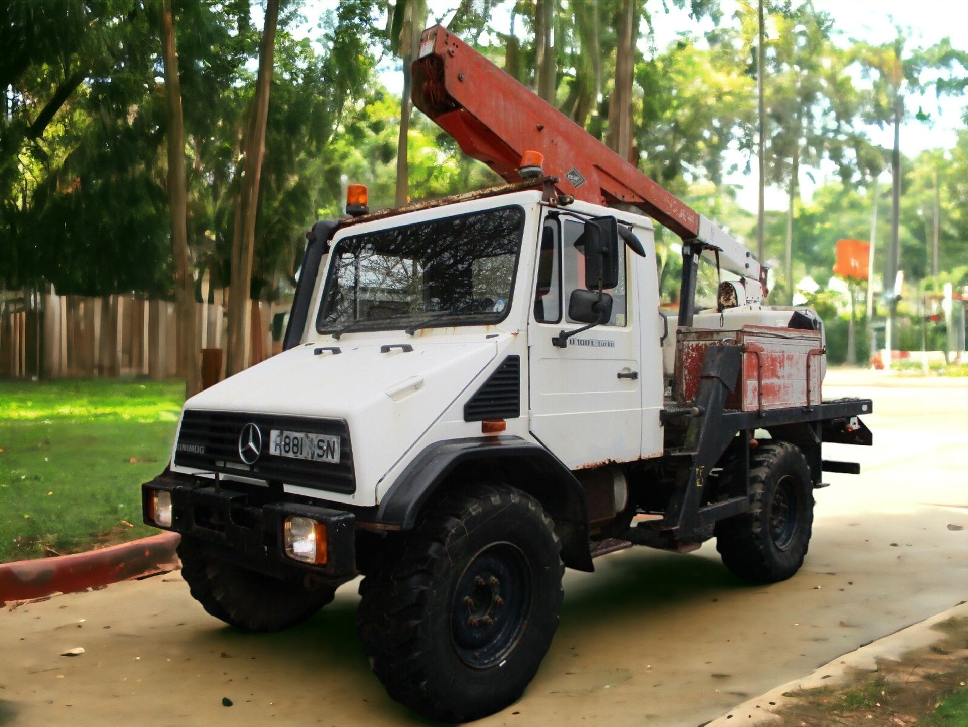 UNIMOG U100L TURBO CHERRY PICKER - REACH NEW HEIGHTS WITH CONFIDENCE! - Image 7 of 23