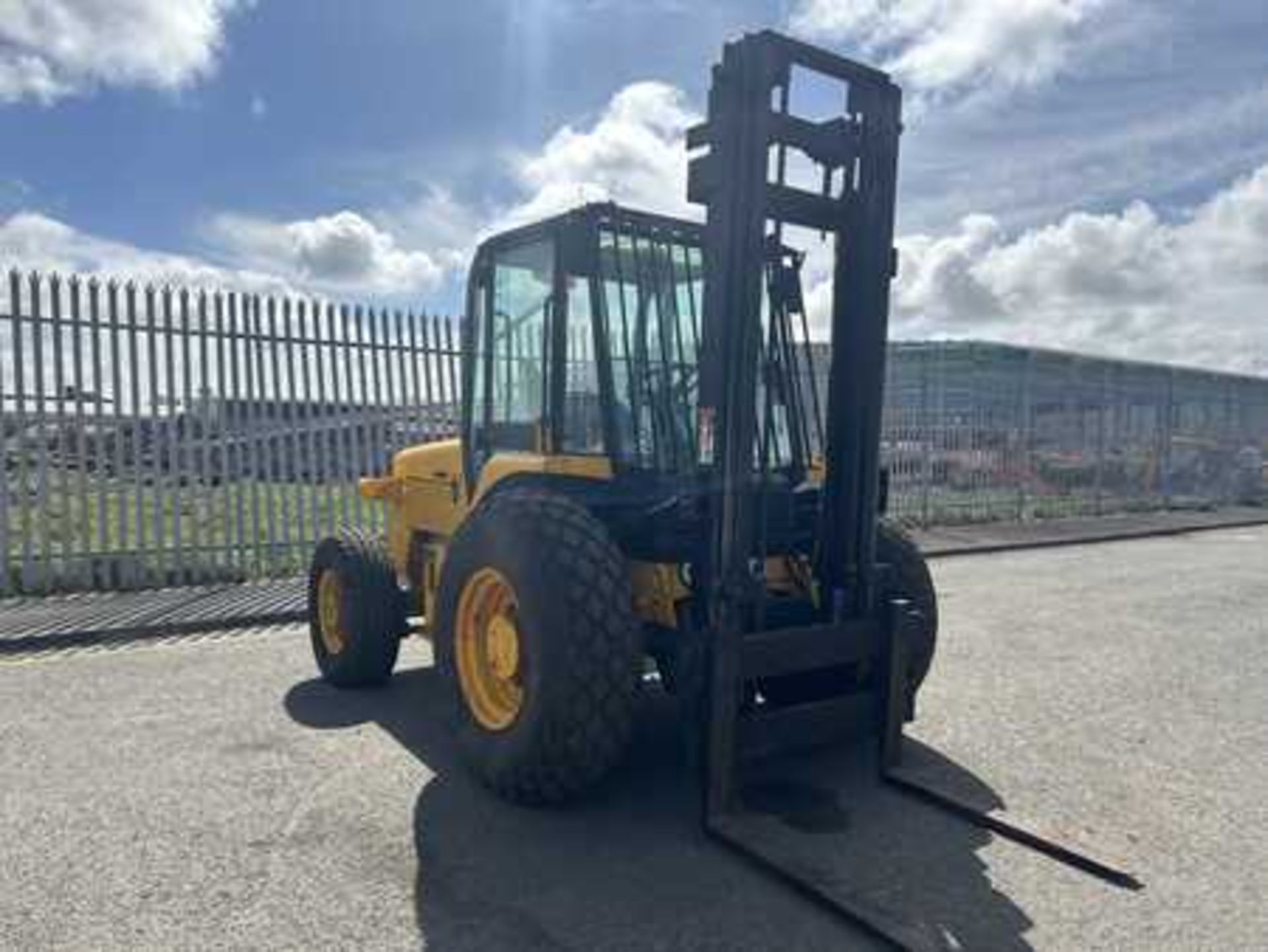 2004 JCB 926 4X4 ROUGH TERRAIN FORKLIF - Image 2 of 3