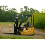 CAT LIFT TRUCKS EP20PNT ELECTRIC FORKLIFT - 2015 **(INCLUDES CHARGER)**
