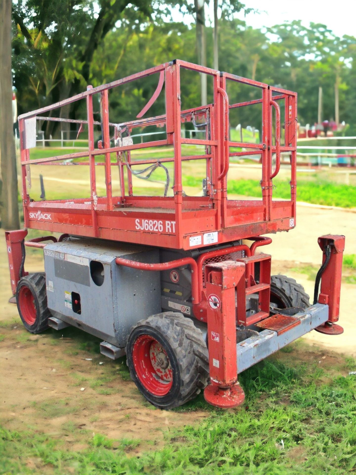 2015 SKYJACK SJ6826 SCISSOR LIFT WEIGHT: 3500 KG - Image 5 of 12