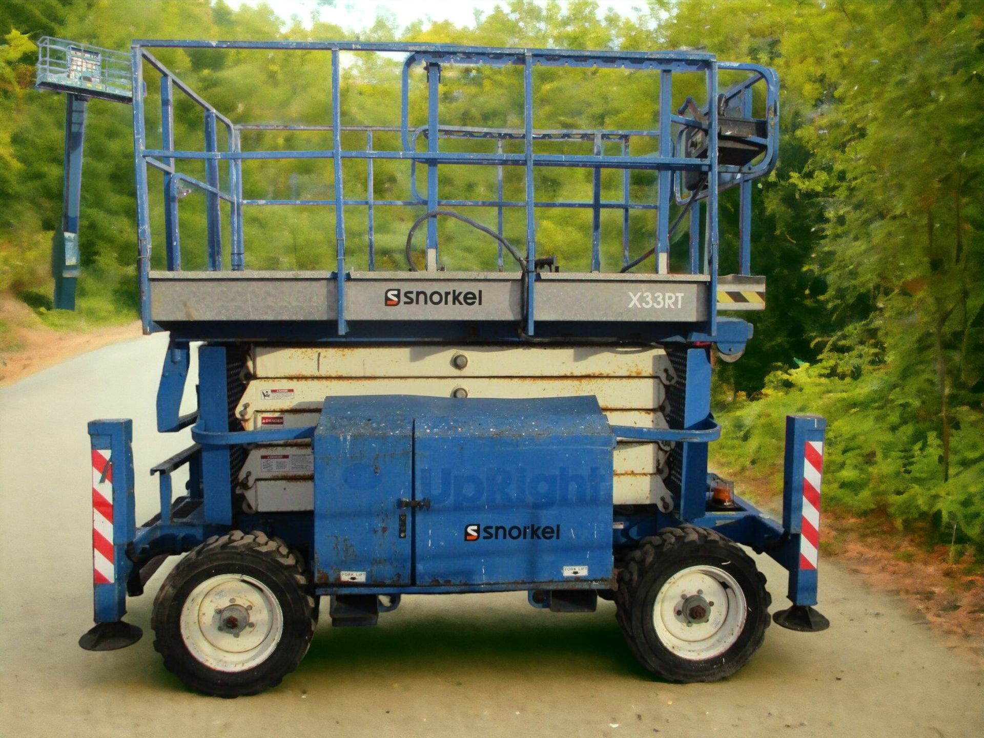 2007 UPRIGHT X33RT SCISSOR LIFT