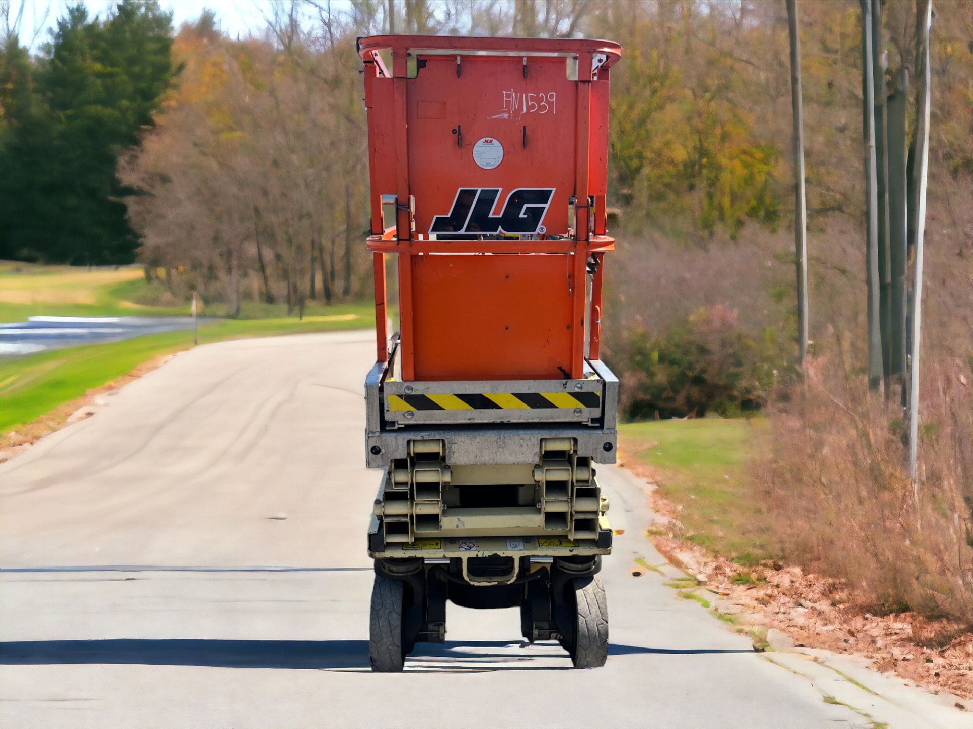 JLG 1930 ES ELECTRIC SCISSOR LIFT - 2011 **(INCLUDES CHARGER)** - Image 3 of 4