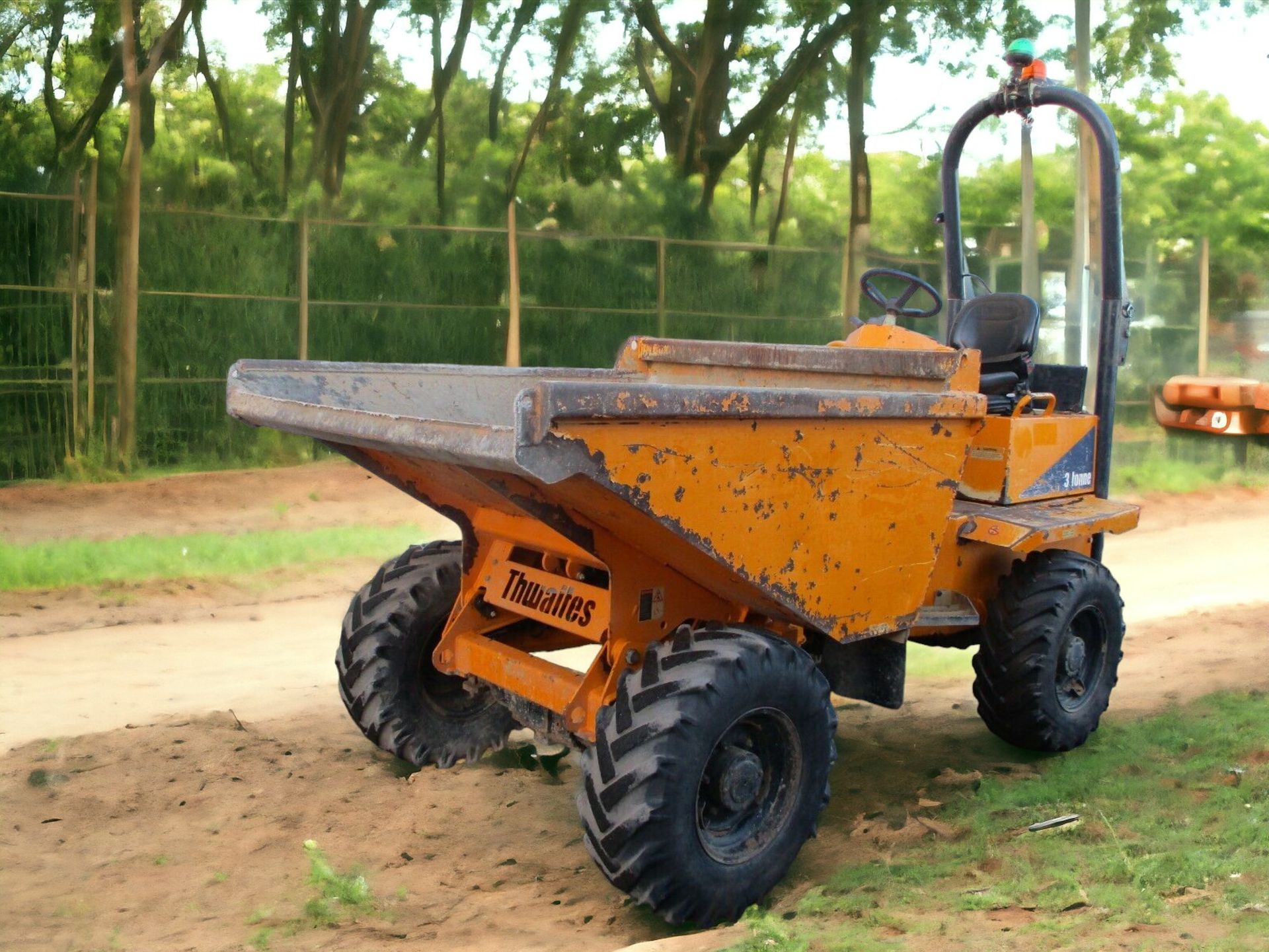 2016 THWAITES 3-TON DUMPER - READY TO TACKLE YOUR TOUGHEST JOBS - Bild 2 aus 9