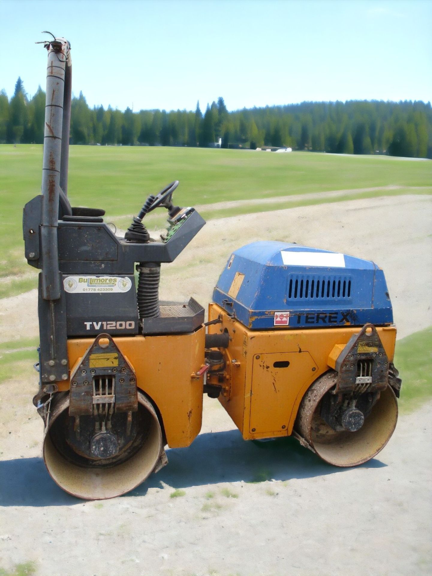 ACHIEVE SMOOTH AND UNIFORM COMPACTION WITH THE TEREX TV1200 ROLLER - Bild 2 aus 10