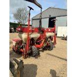 KVERNELAND 6 ROW MAIZE DRILL