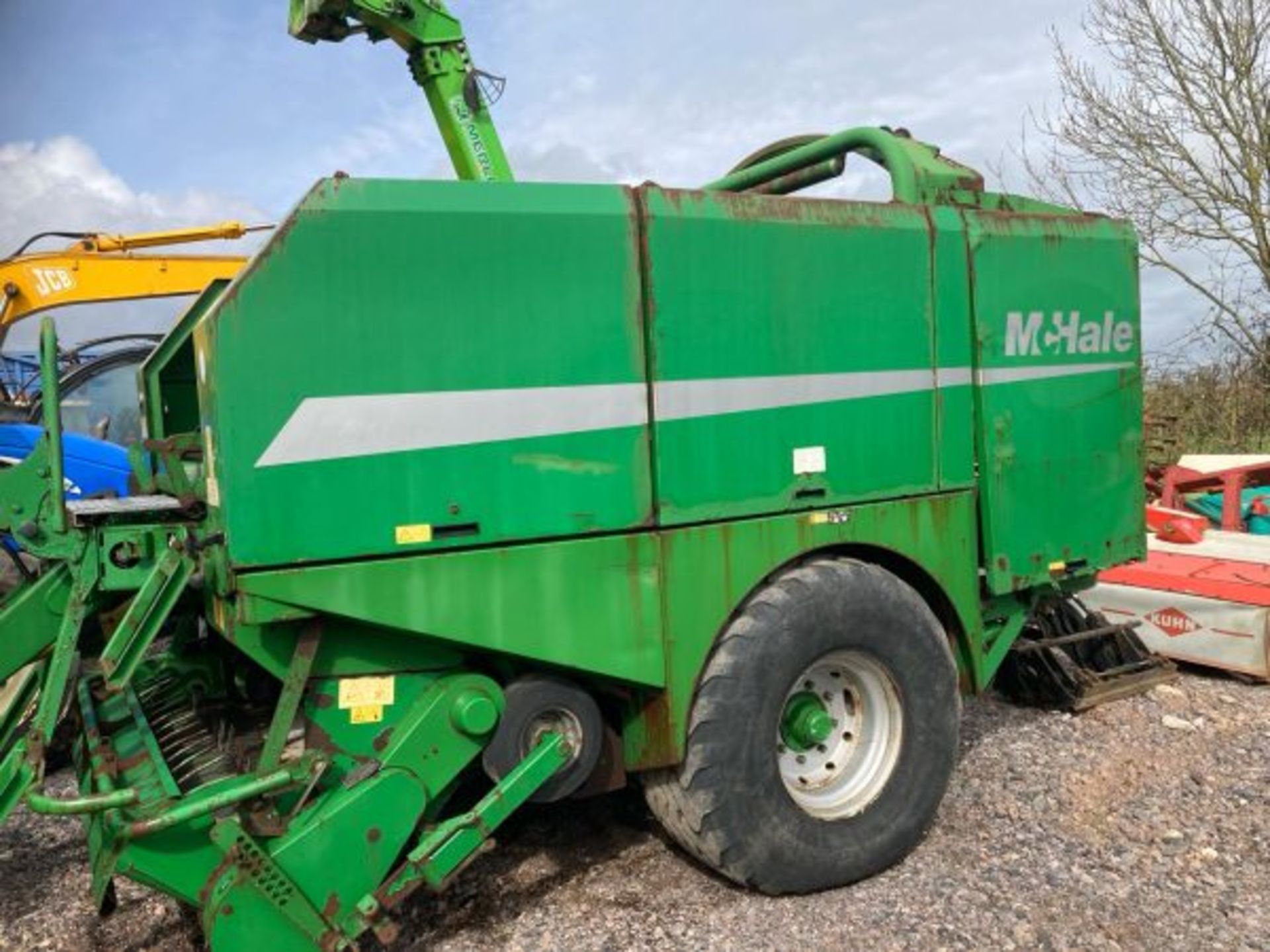 MCHALE FUSHION SINGLE AXLE BALER WRAPPER COMBINATION - Image 6 of 12