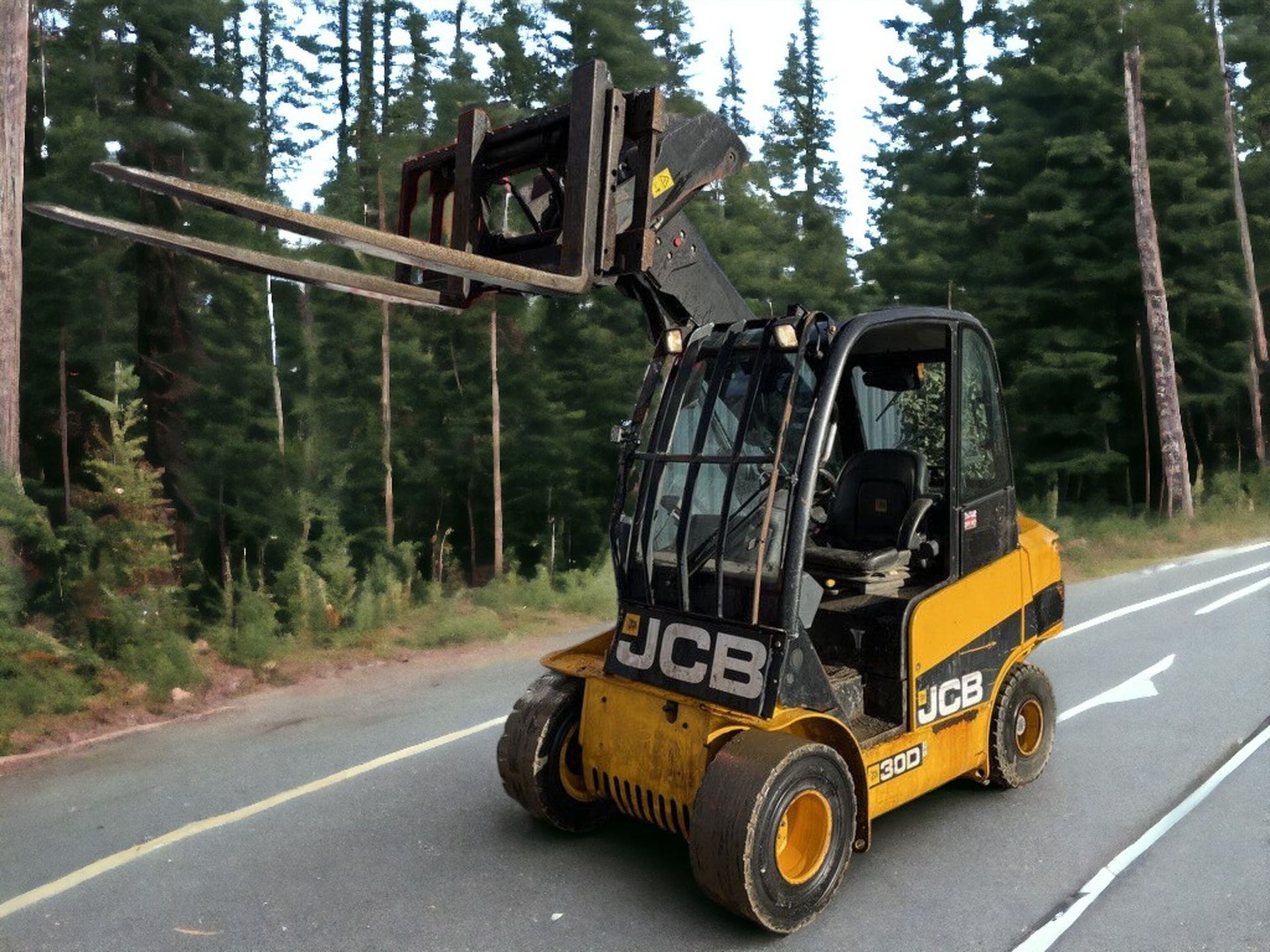2014 JCB TELETRUK TLT30D TELEHANDLER - RELIABLE, EFFICIENT, AND READY TO WORK - Image 2 of 9