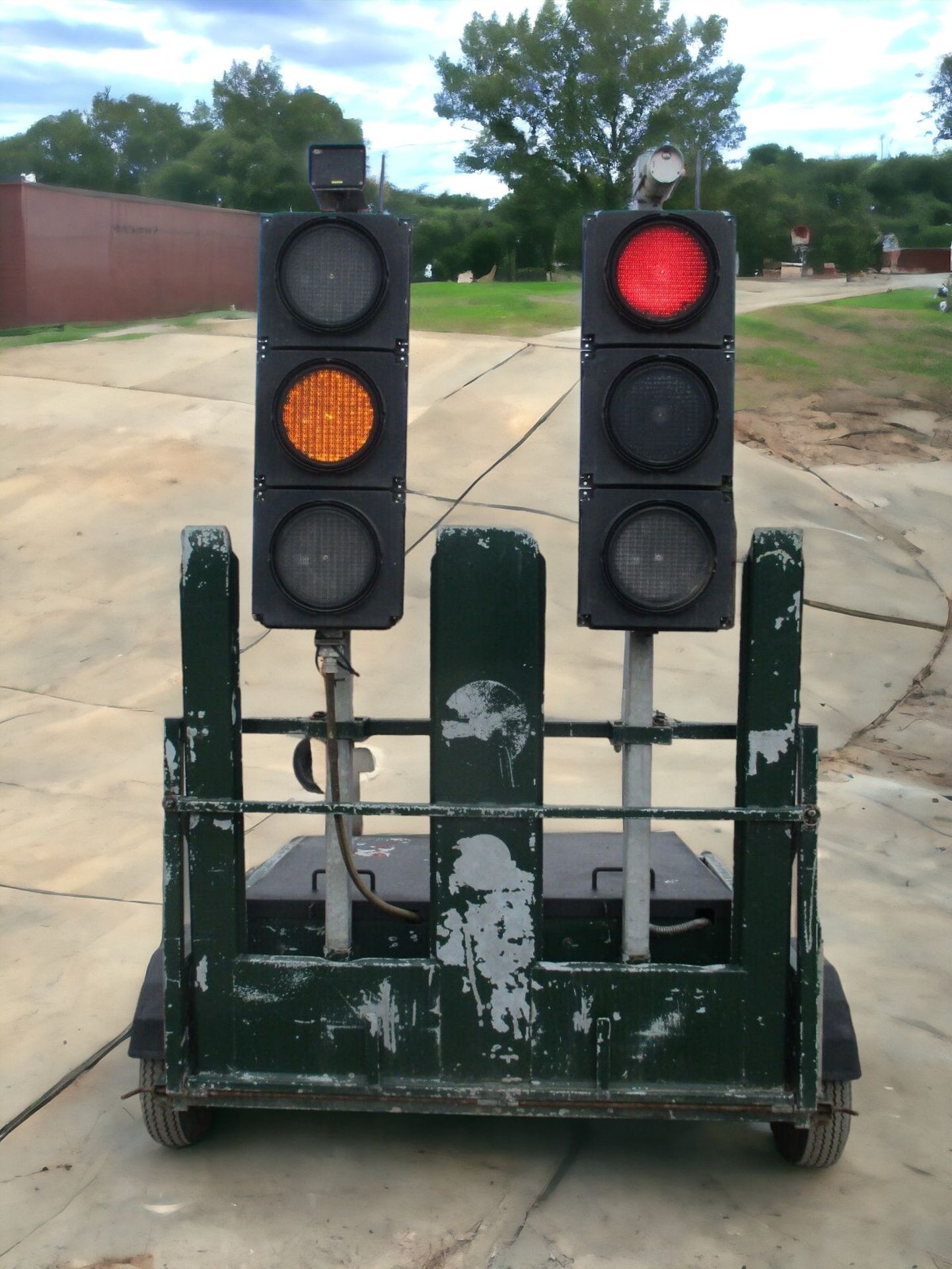 SRL 2-WAY TRAFFIC LIGHTS - Image 8 of 8