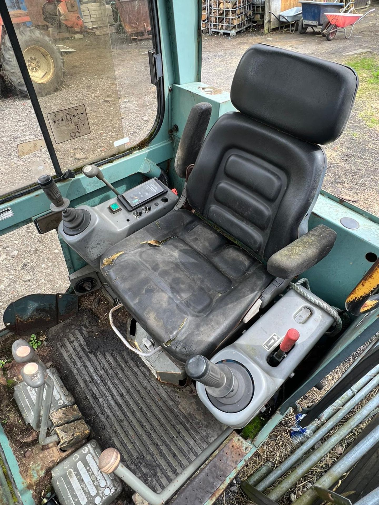 COMPACT POWERHOUSE: YANMAR 1.7 TON DIGGER WITH FULL CAB - AUCTION NOW OPEN! - Image 7 of 7
