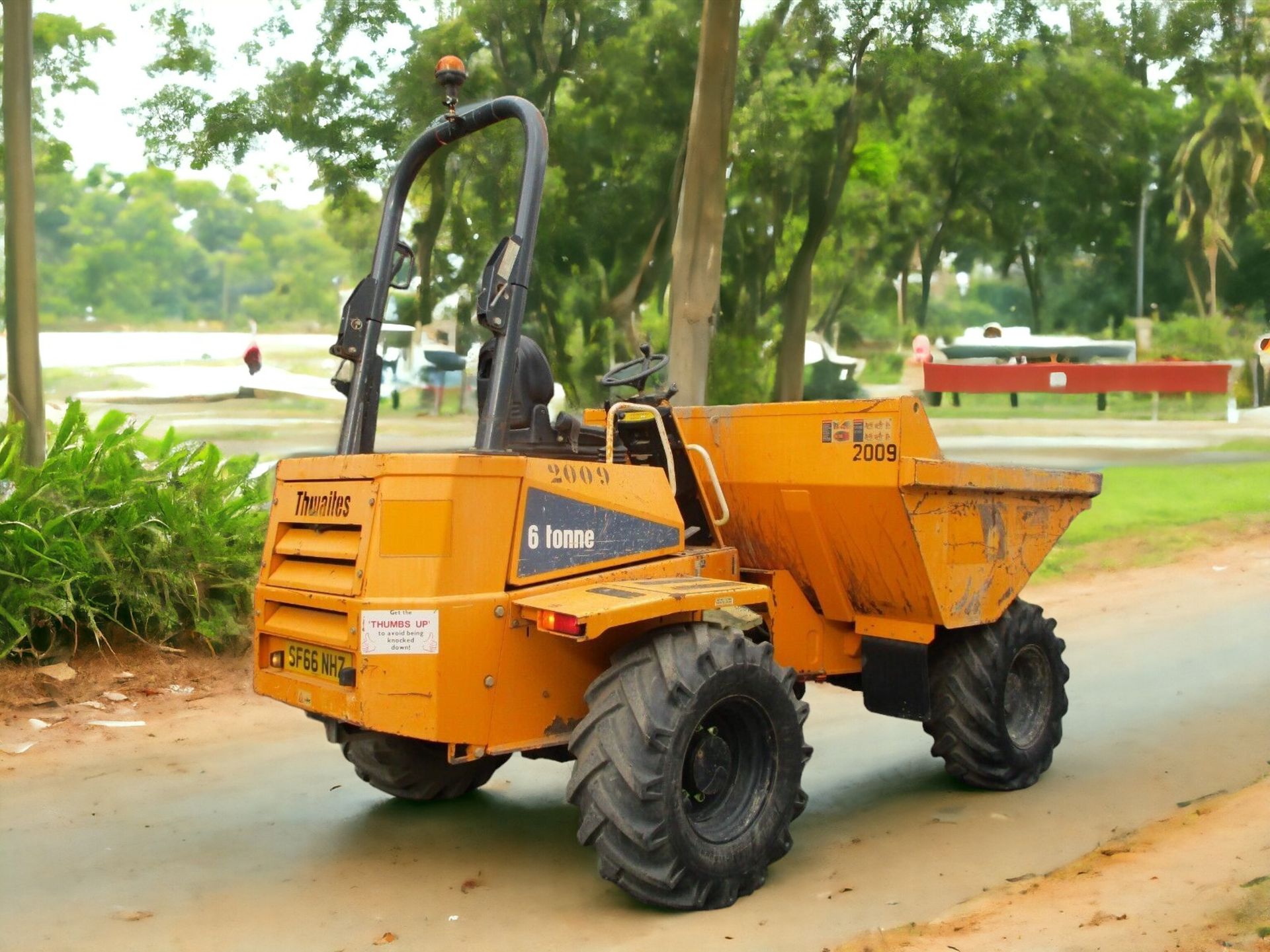 2015 THWAITES 6-TON DUMPER - POWER, EFFICIENCY, AND RELIABILITY - Image 6 of 11