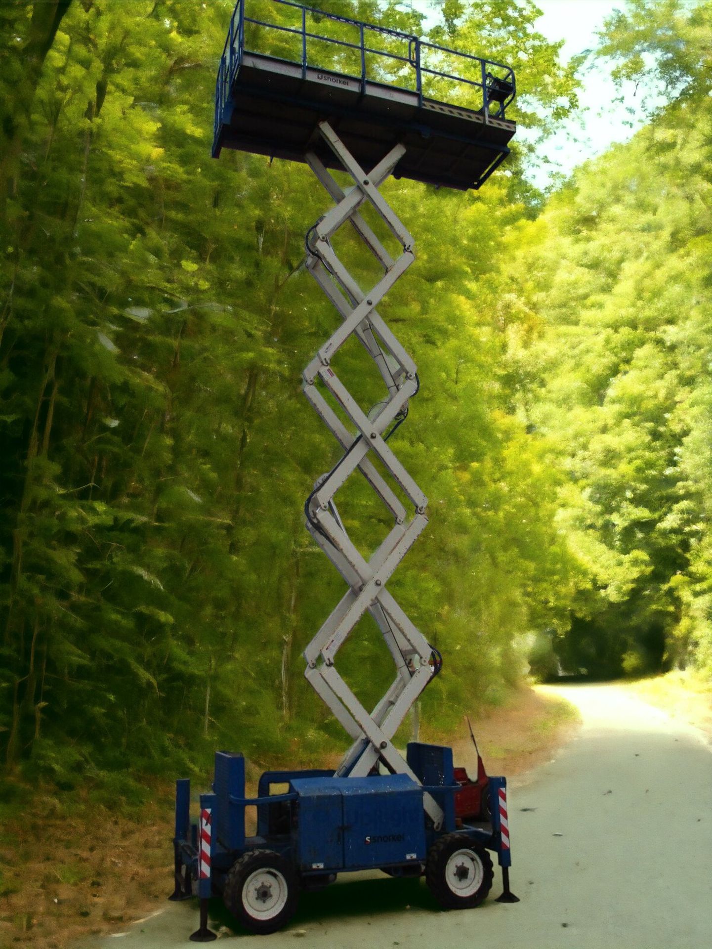 2007 UPRIGHT X33RT SCISSOR LIFT - Image 12 of 14