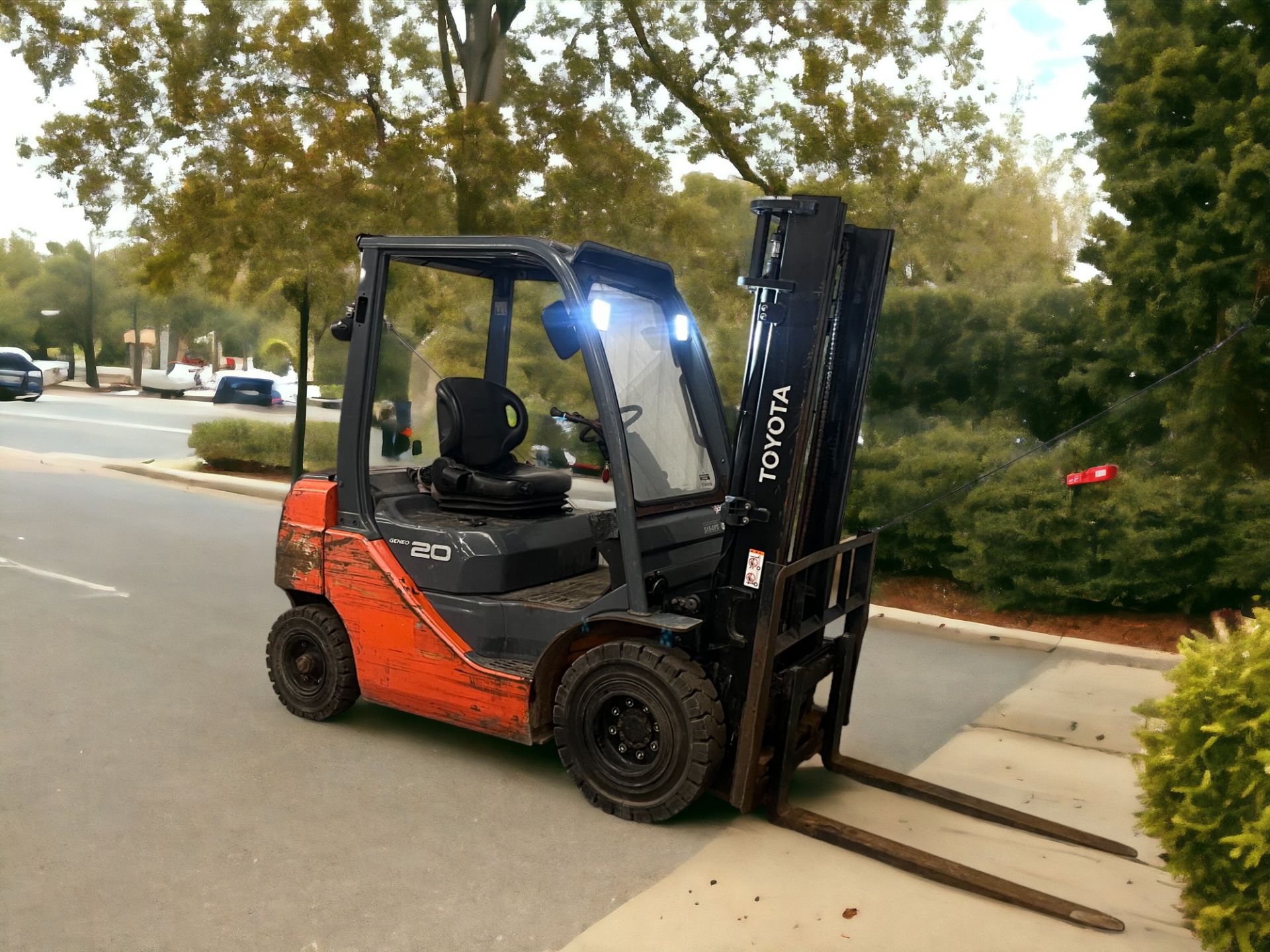 TOYOTA DIESEL FORKLIFT - MODEL 52-8FD20 (2014) - Image 5 of 6