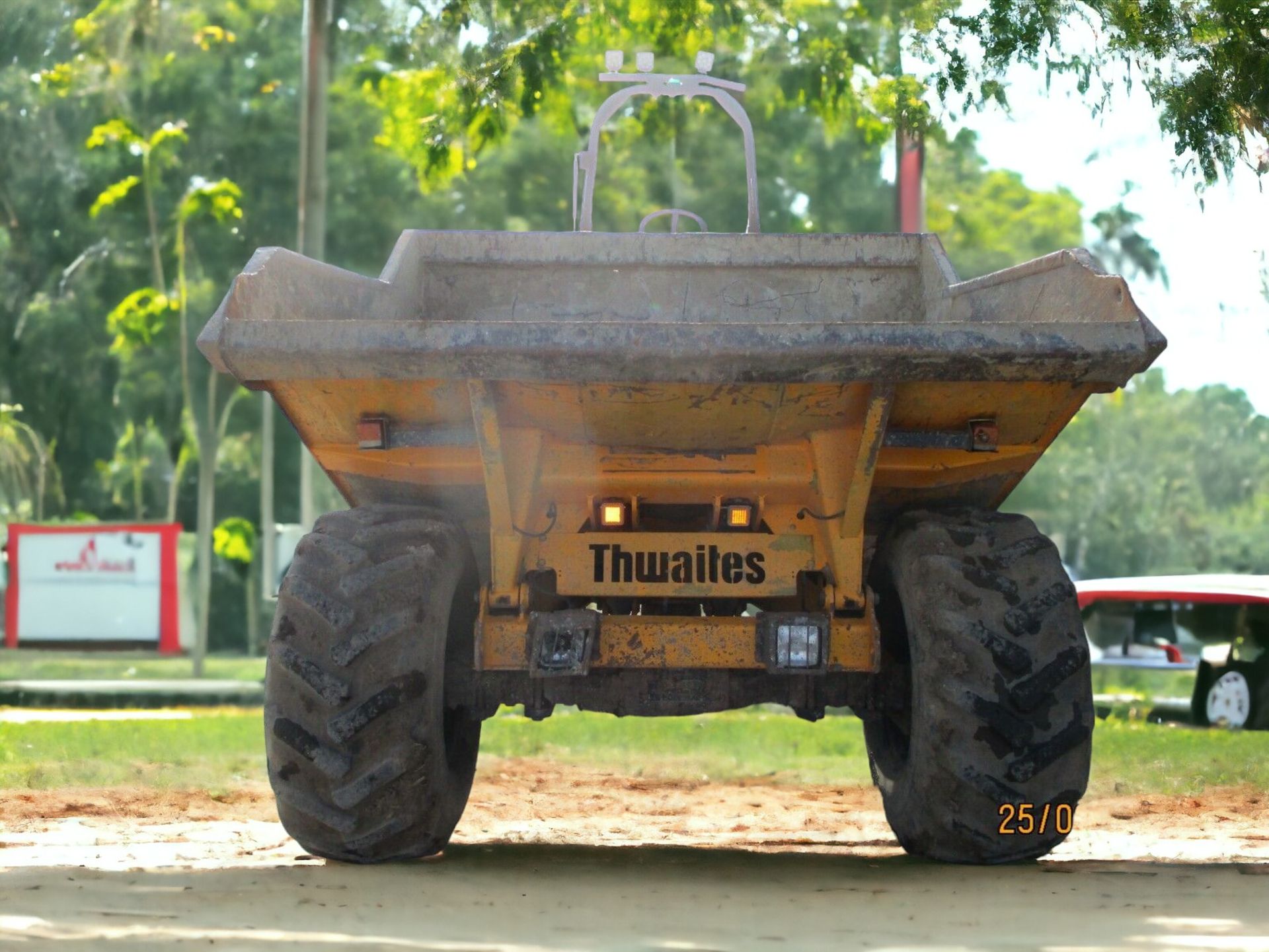POWERFUL AND RELIABLE 2009 THWAITES 9-TON DUMPER - Image 10 of 12