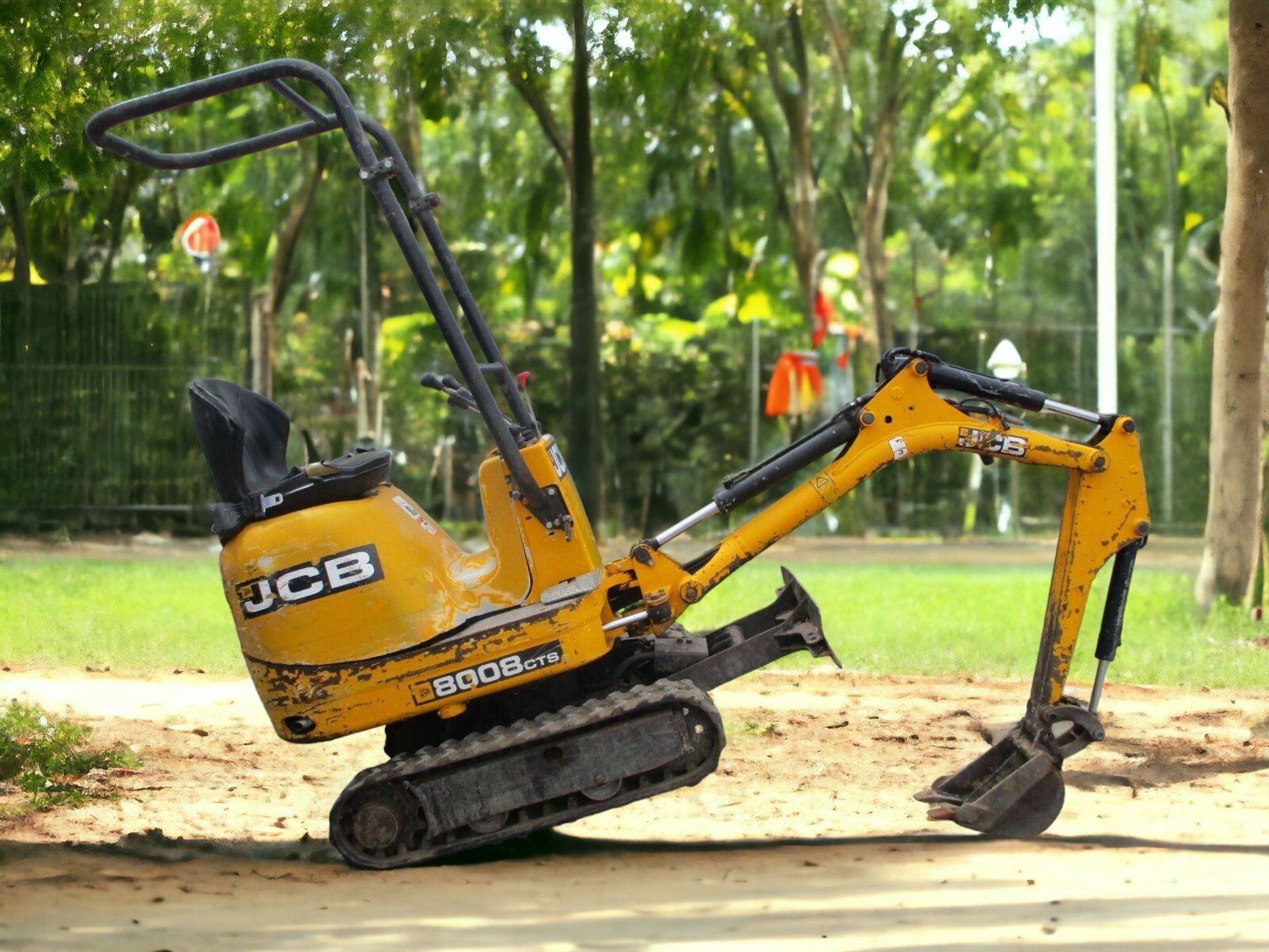 UNLOCK PRECISION AND POWER WITH THE JCB 8008 EXCAVATOR - Image 5 of 11