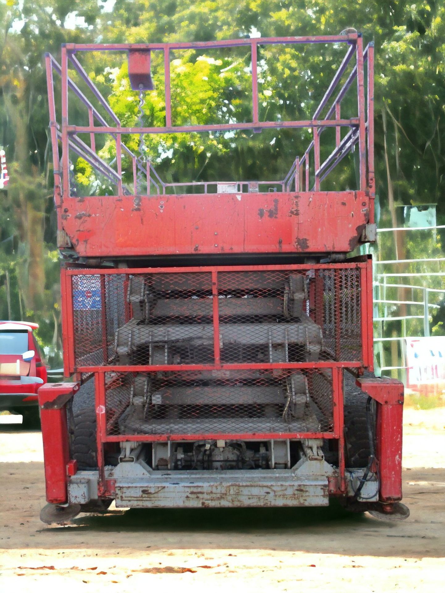 MAXIMIZE EFFICIENCY WITH THE SKYJACK SJ9250 SCISSOR LIFT - Image 7 of 12