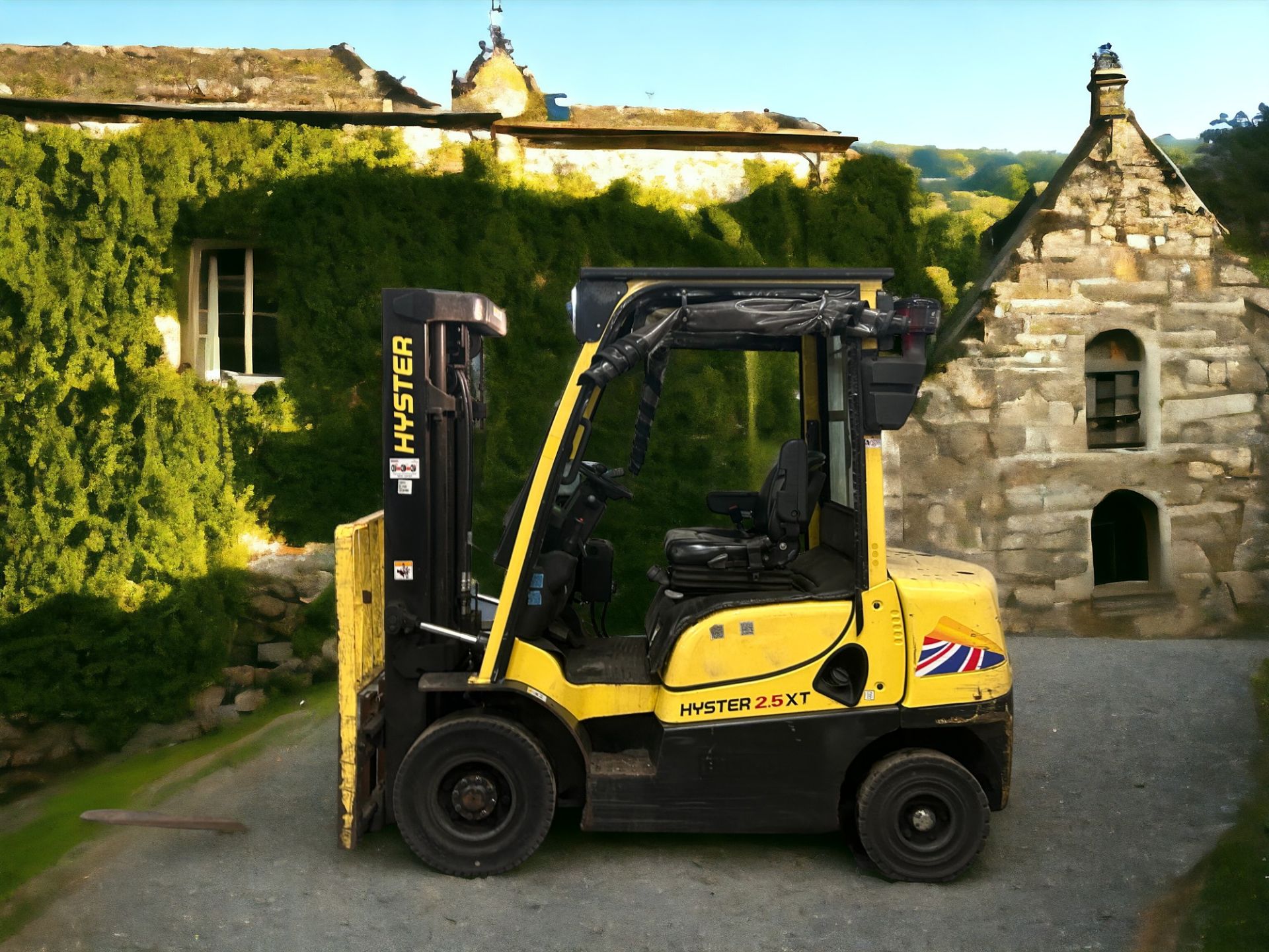 HYSTER H2.5XT DIESEL FORKLIFT - 2016