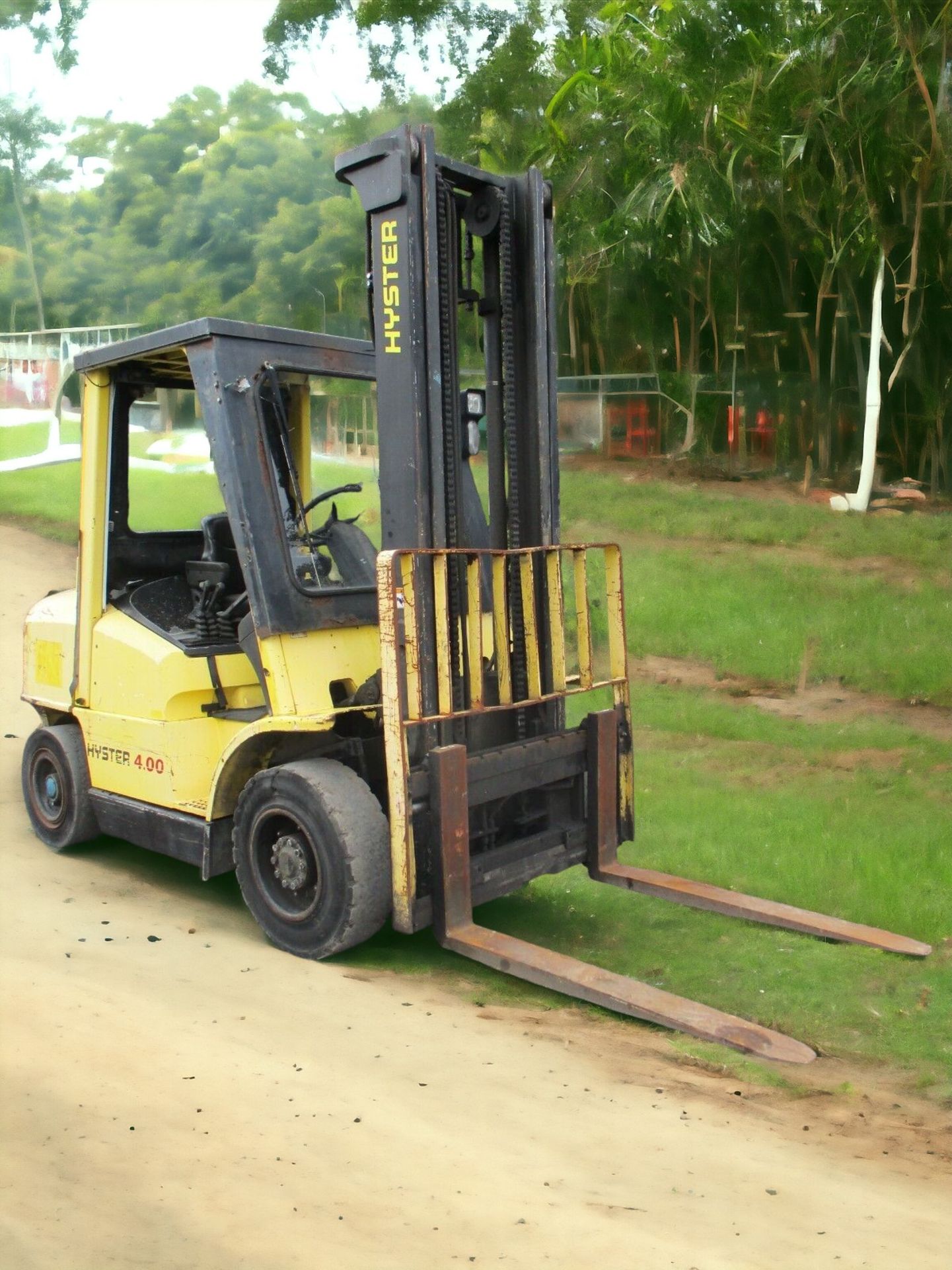 ROBUST HYSTER H4.00XM FORKLIFT - YOUR HEAVY LIFTING SOLUTION >>--NO VAT ON HAMMER--<< - Image 7 of 9