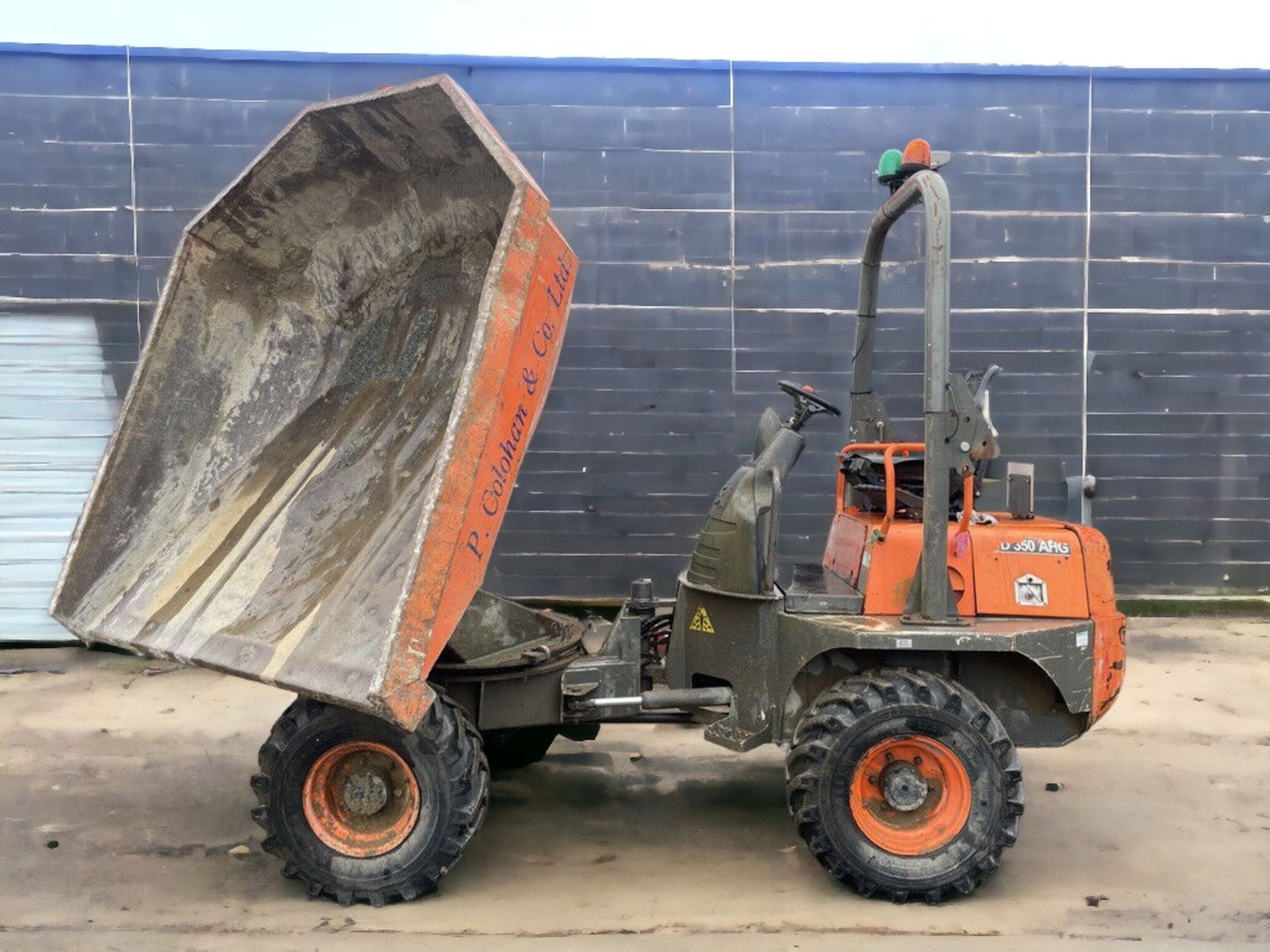 HIGH-PERFORMANCE 2011 AUSA D350 AHG SWIVEL DUMPER - Image 4 of 11