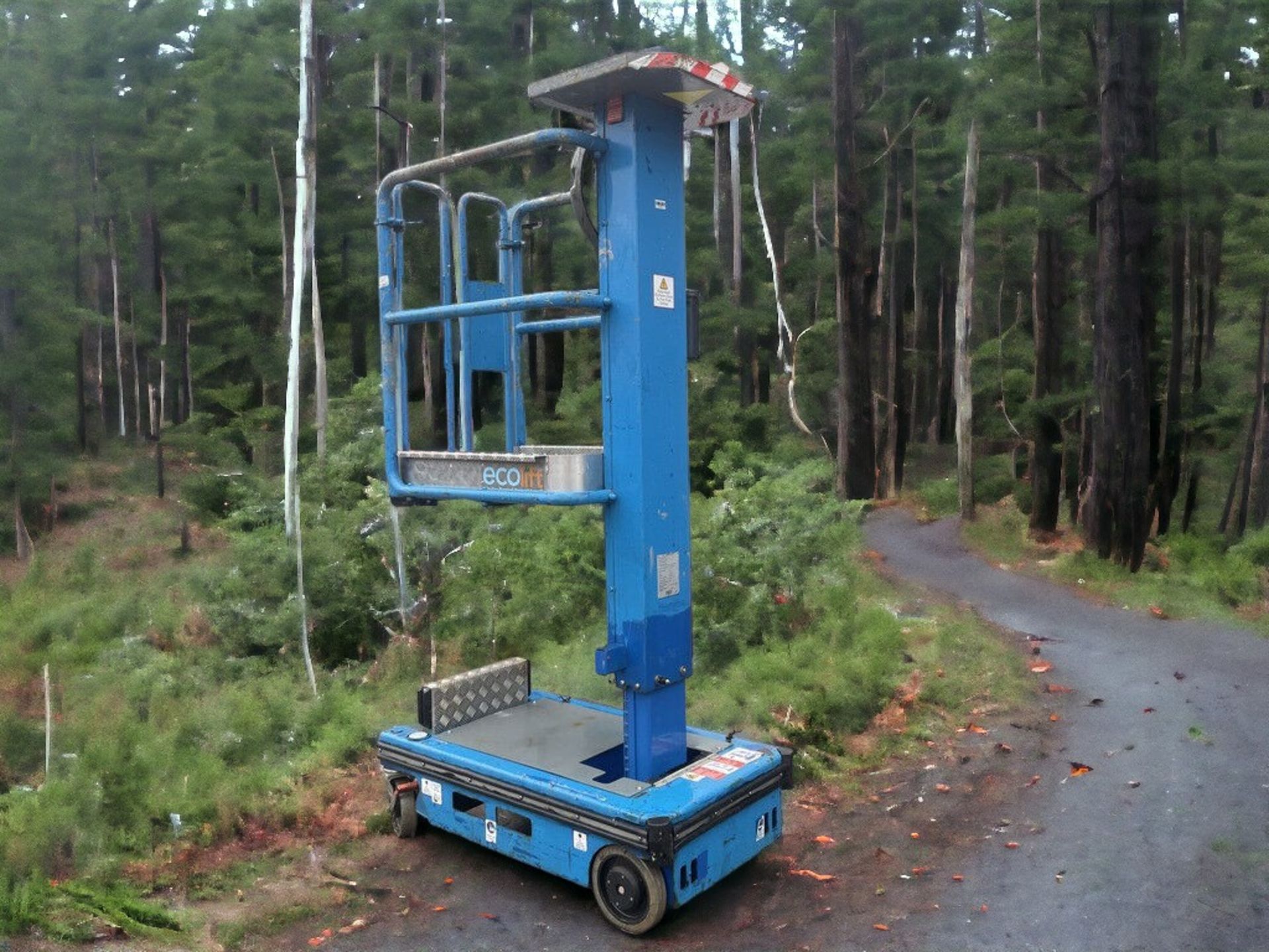 ENHANCE EFFICIENCY WITH THE 2018 POWER TOWER ECOLIFT PUSH AROUND LIFT - Image 2 of 8