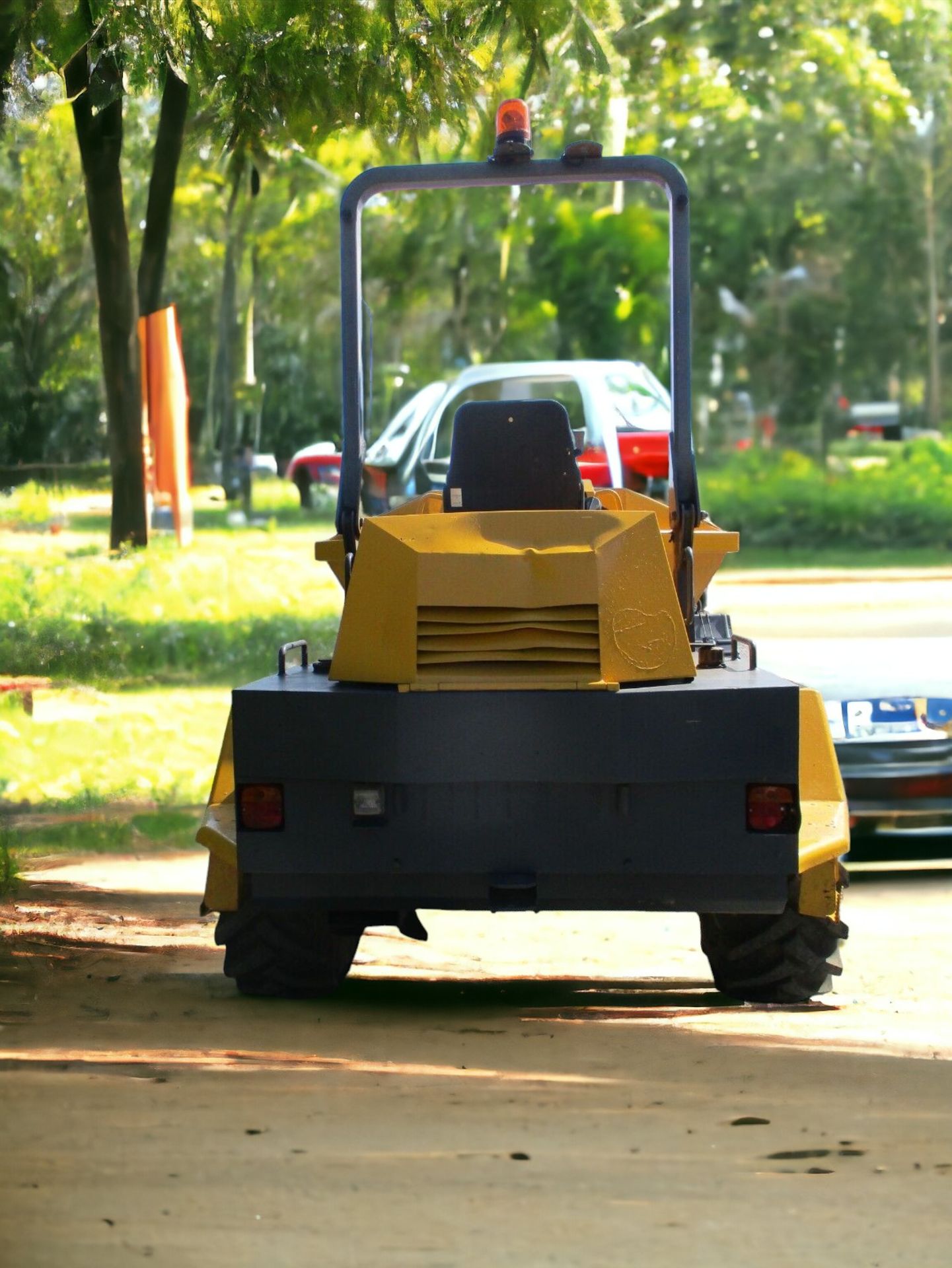 CONQUER YOUR PROJECTS WITH THE NEUSON 6-TON DUMPER - Image 7 of 13