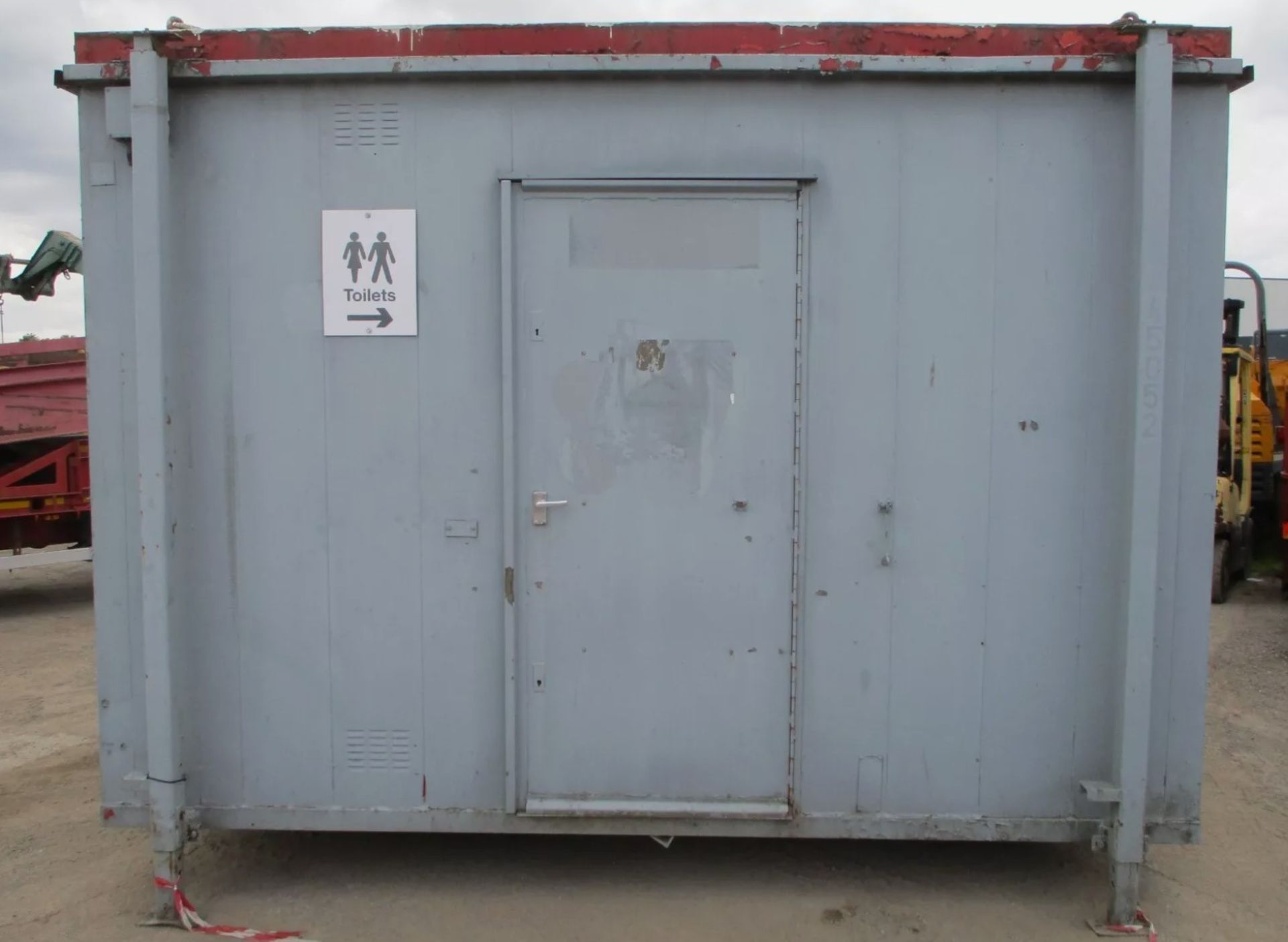 SHIPPING CONTAINER TOILET BLOCK: YOUR PORTABLE SANITATION SOLUTION