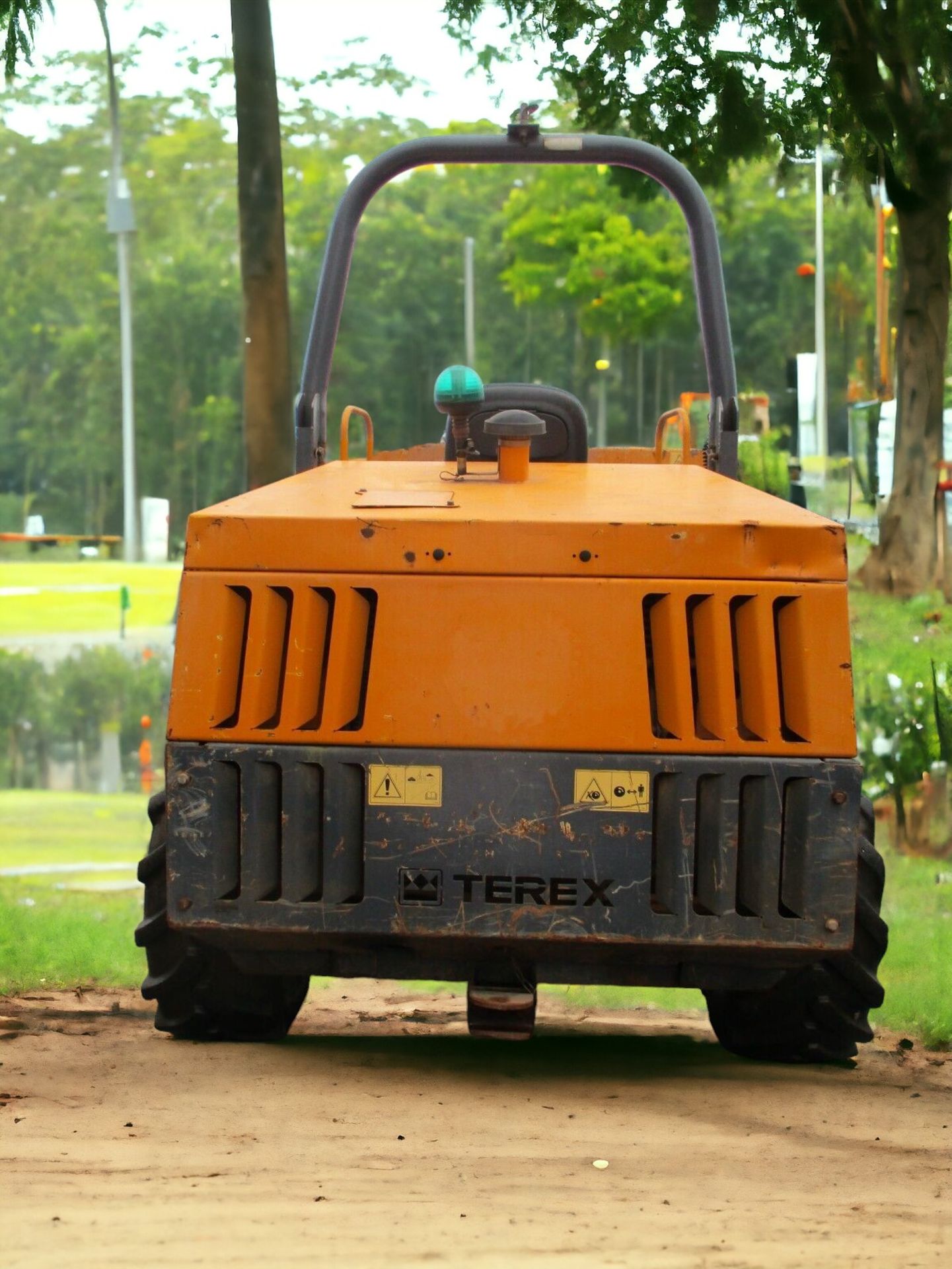 EFFICIENT AND POWERFUL 2015 TEREX 6-TON DUMPER - Image 8 of 11
