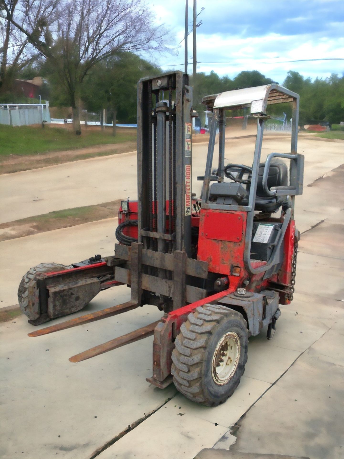 MOFFETT MOUNTY M5 20.3 FORKLIFT - 2005 - Image 9 of 9