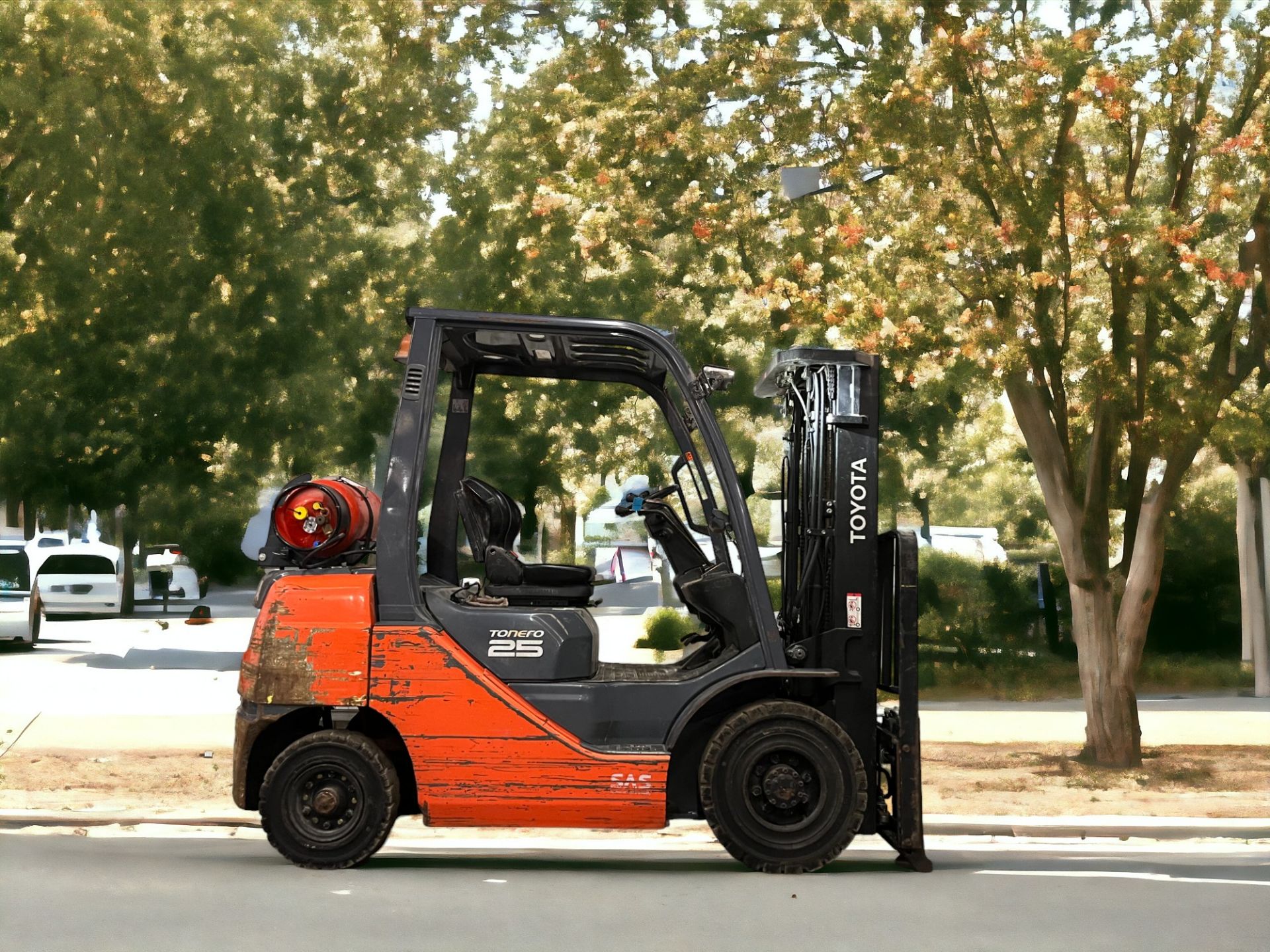 TOYOTA LPG FORKLIFT - MODEL 02-8FGF25 (2016) - Image 5 of 6