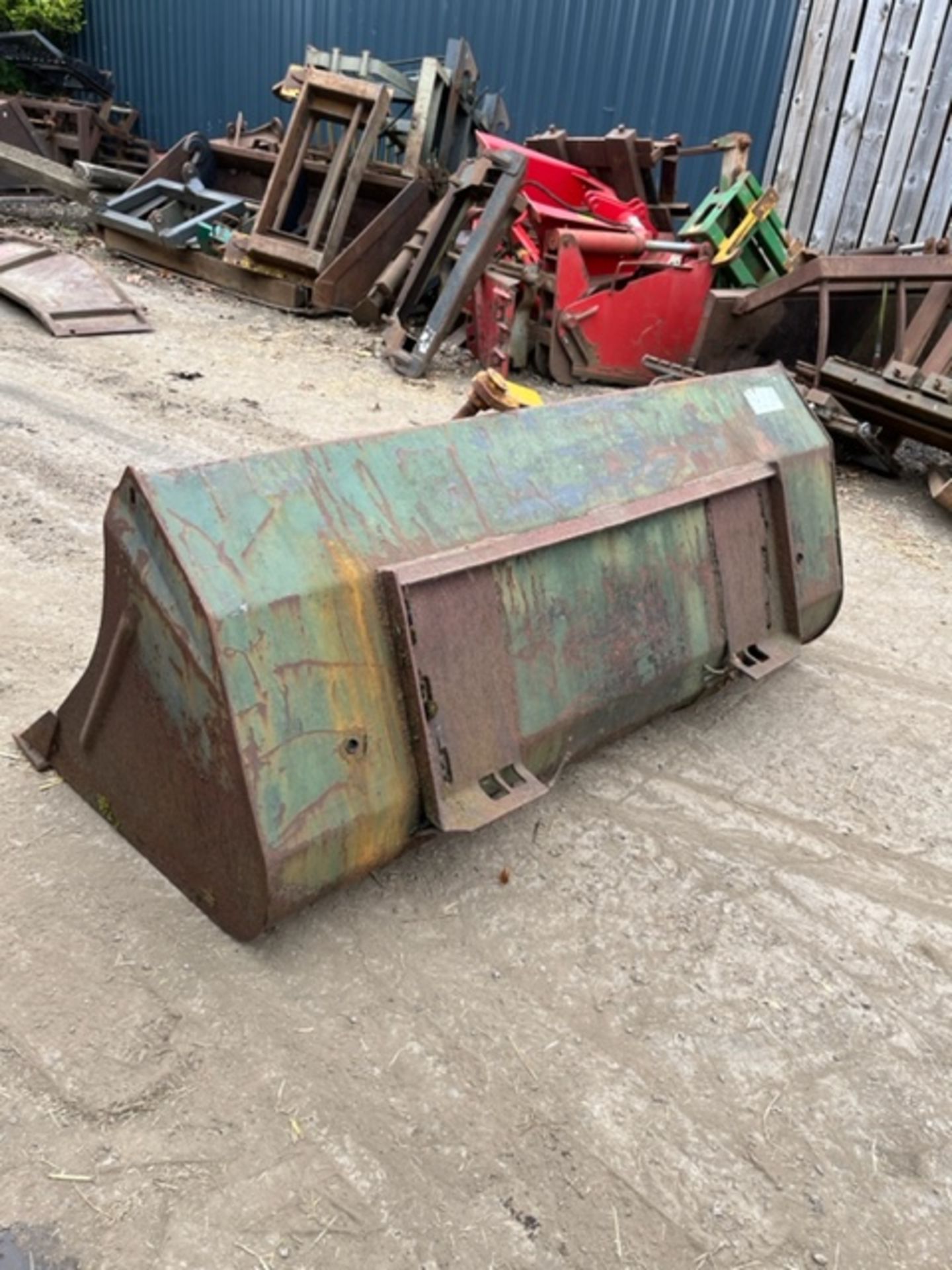 6FT LOADER BUCKET - Image 2 of 2