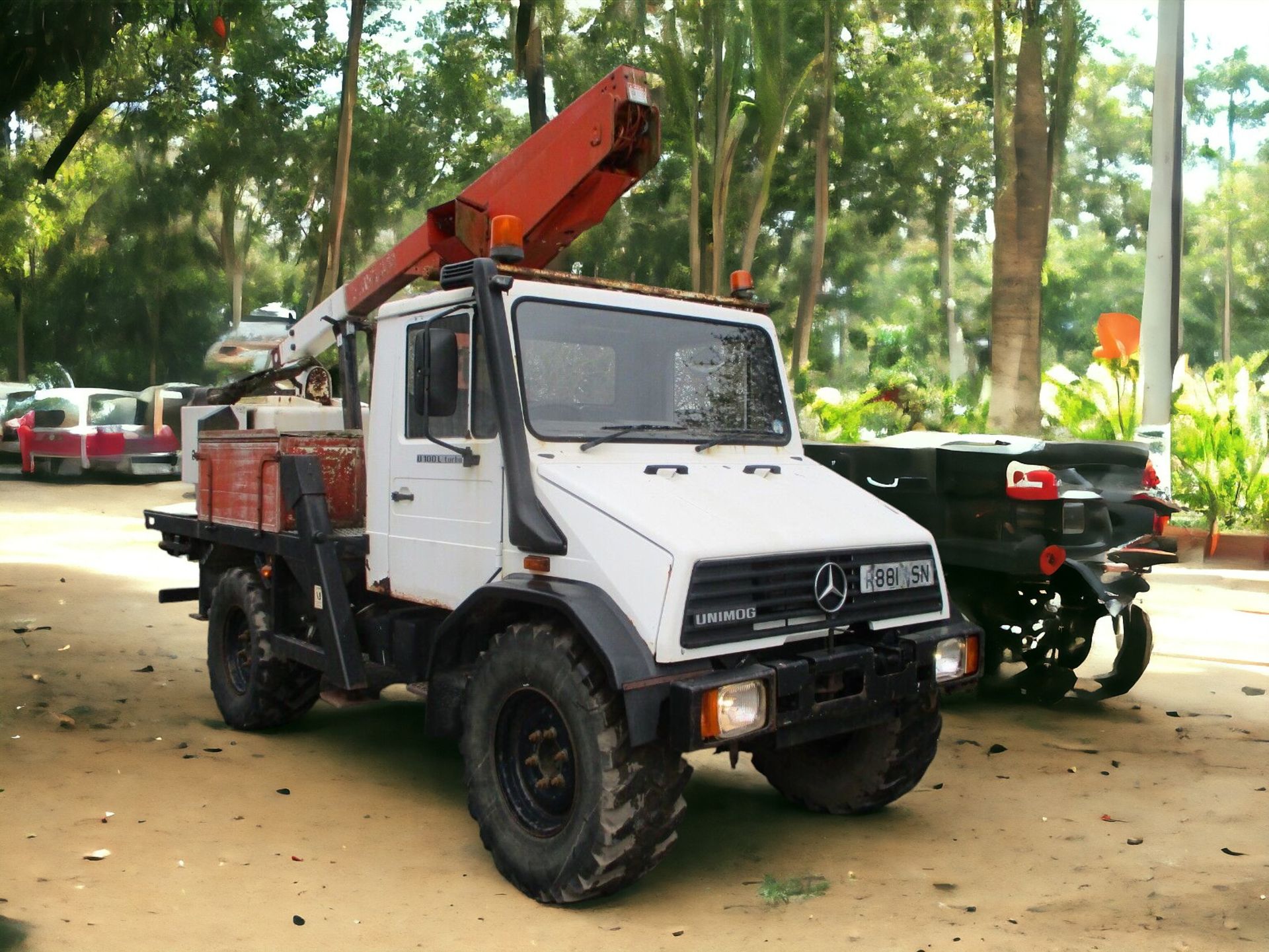 UNIMOG U100L TURBO CHERRY PICKER - REACH NEW HEIGHTS WITH CONFIDENCE!