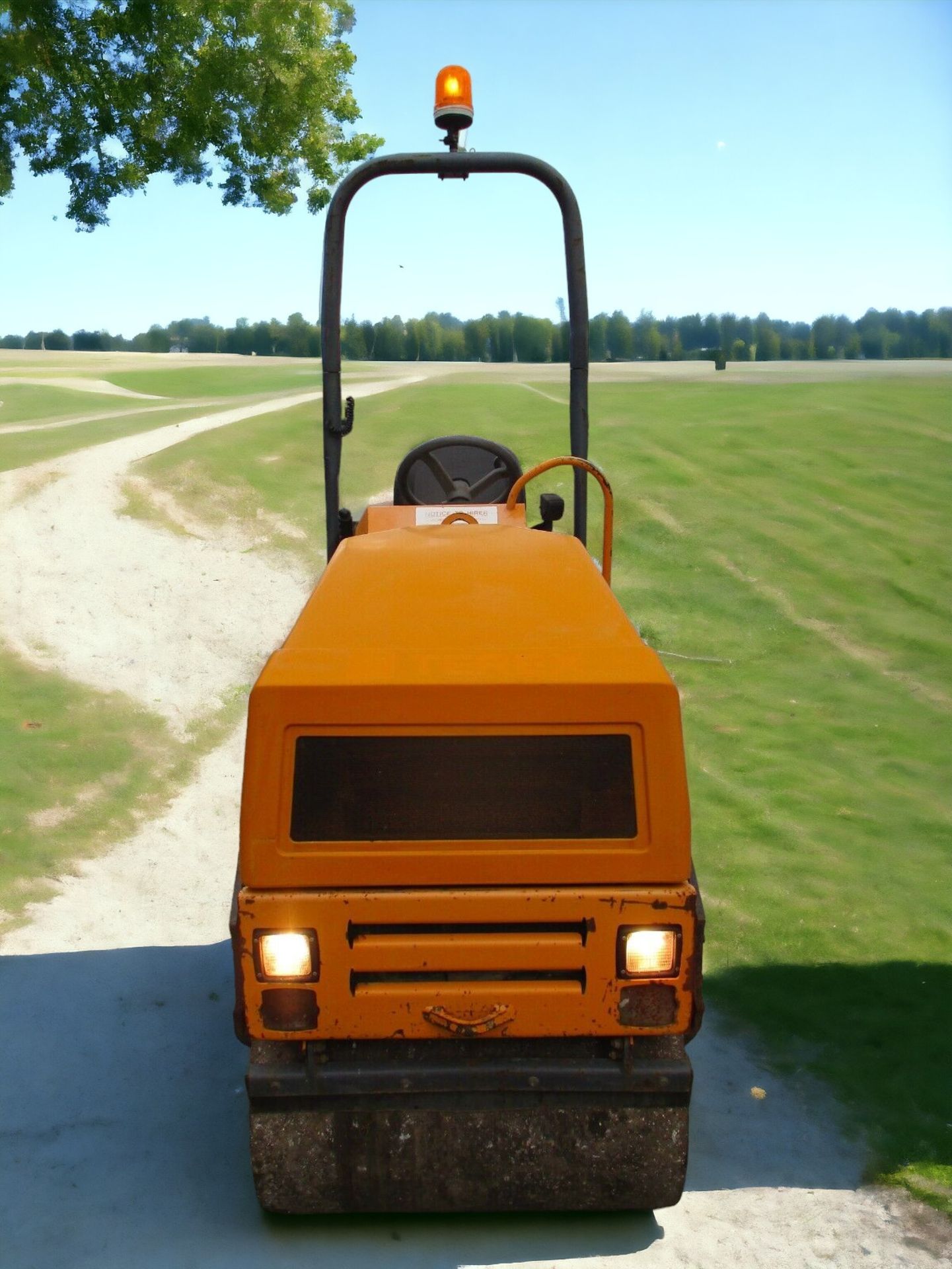 MAXIMIZE EFFICIENCY WITH THE TEREX TV800 ROLLER - Image 2 of 10