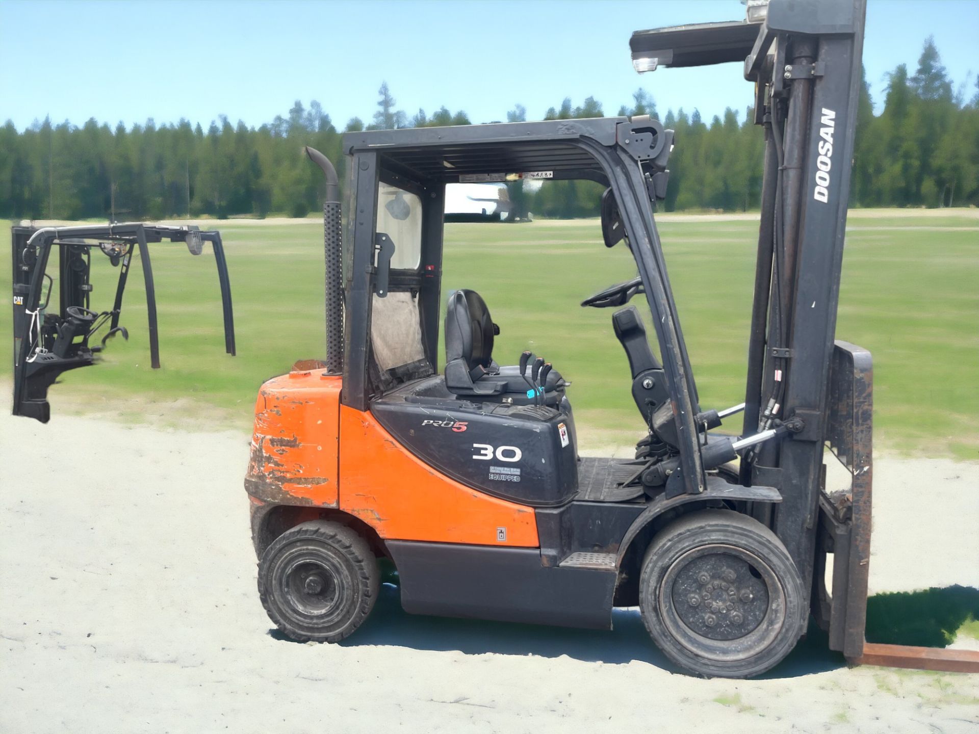 YEAR- 2011 DOOSAN D30S-5 DIESEL FORKLIFT